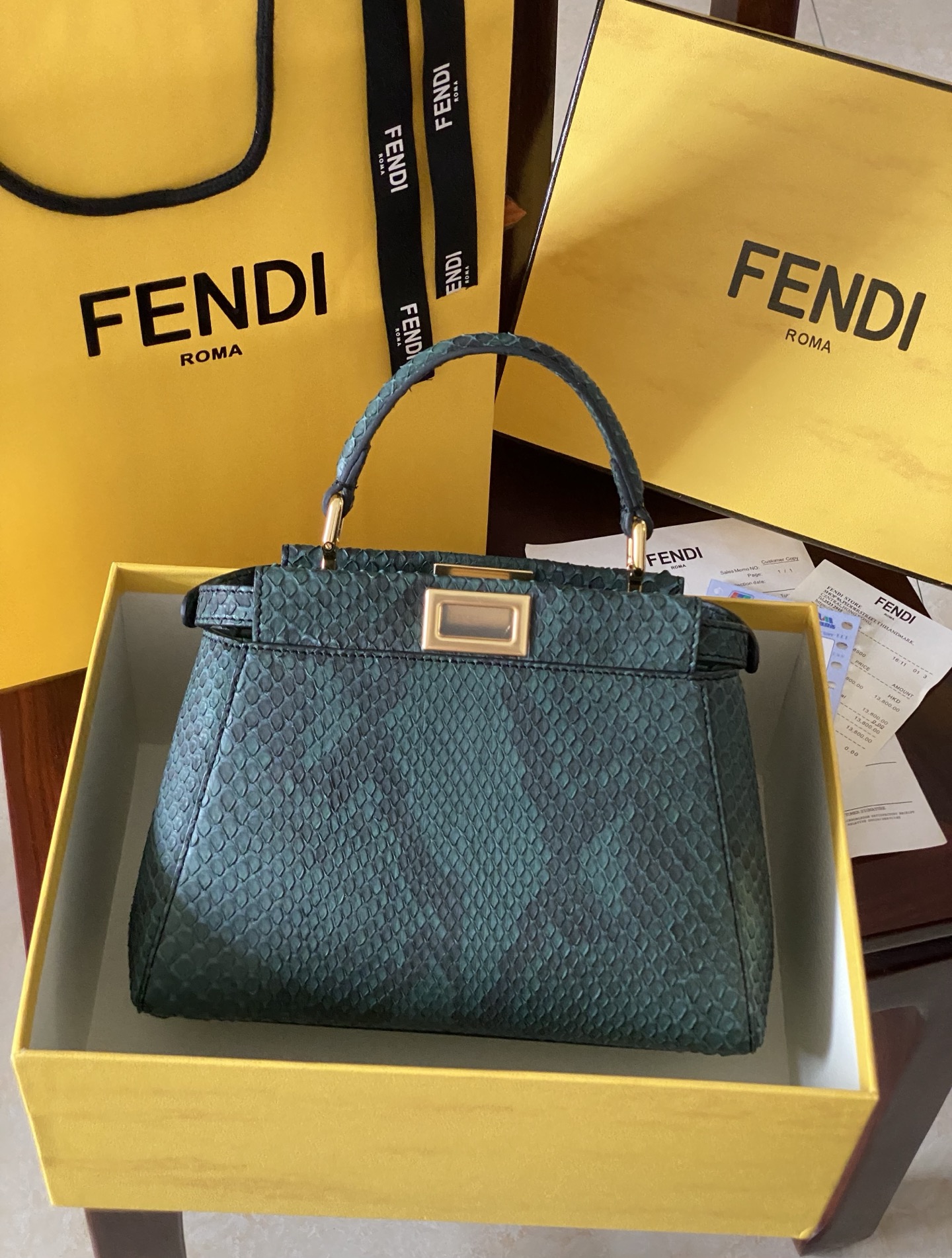 Collection: Fendi rare item Peekaboo, made of imported python leather, lined with sheep leather, handles and detachable shoulder straps. Such a h