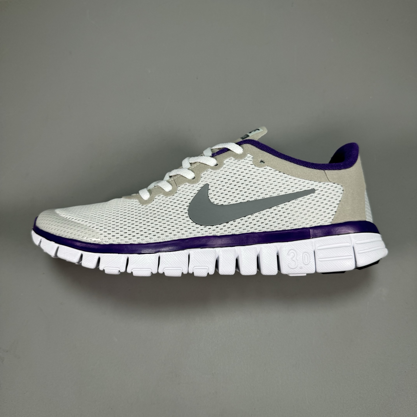  奥特莱斯订单 NIKE FREE 3.0 赤足跑步鞋  质感新焕升级，专为短打跑造#鞋如面袜般子柔贴软