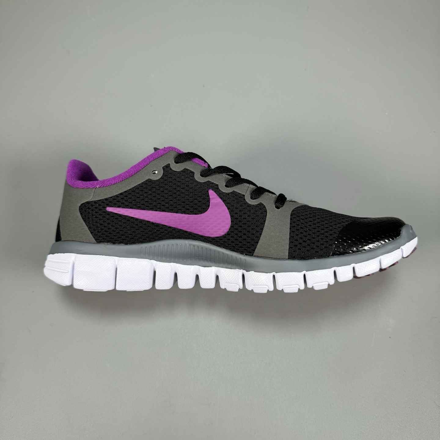 奥特莱斯订单 NIKE FREE 3.0 赤足跑步鞋  质感新焕升级，专为短打跑造#鞋如面袜般子柔贴软合