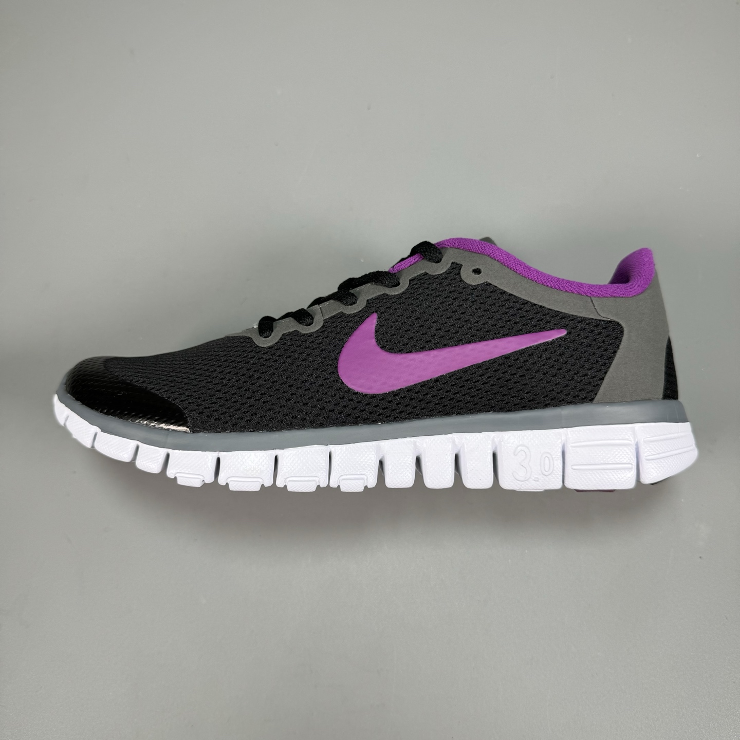 奥特莱斯订单 NIKE FREE 3.0 赤足跑步鞋  质感新焕升级，专为短打跑造#鞋如面袜般子柔贴软合
