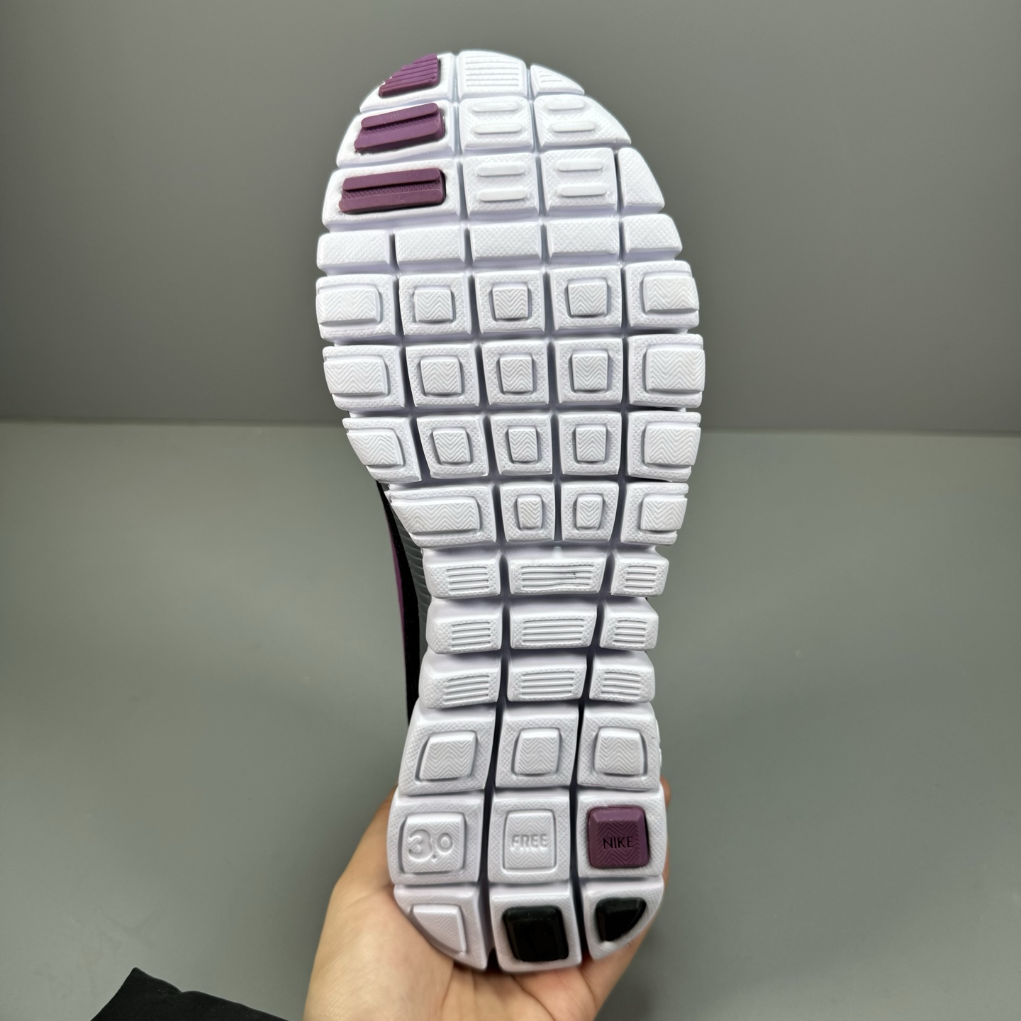 奥特莱斯订单 NIKE FREE 3.0 赤足跑步鞋  质感新焕升级，专为短打跑造#鞋如面袜般子柔贴软合