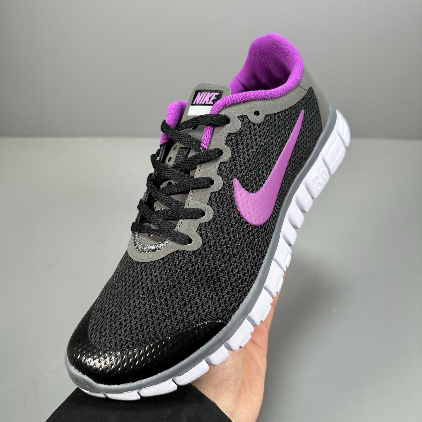 奥特莱斯订单 NIKE FREE 3.0 赤足跑步鞋  质感新焕升级，专为短打跑造#鞋如面袜般子柔贴软合