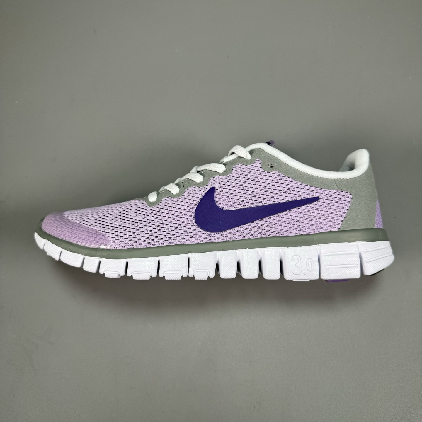 奥特莱斯订单 NIKE FREE 3.0 赤足跑步鞋  质感新焕升级，专为短打跑造#鞋如面袜般子柔贴软