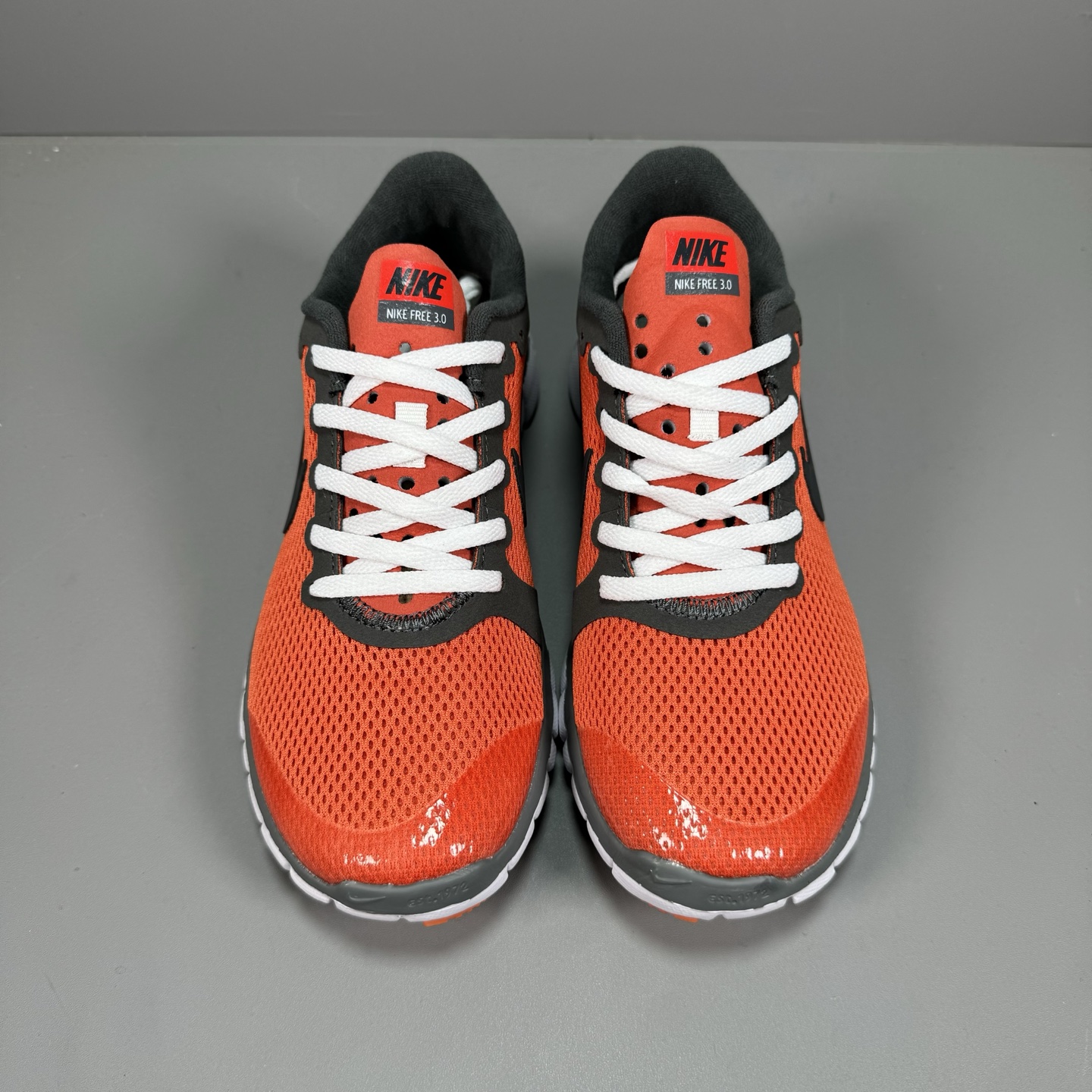  奥特莱斯订单 NIKE FREE 3.0 赤足跑步鞋  质感新焕升级，专为短打跑造#鞋如面袜般子柔贴软