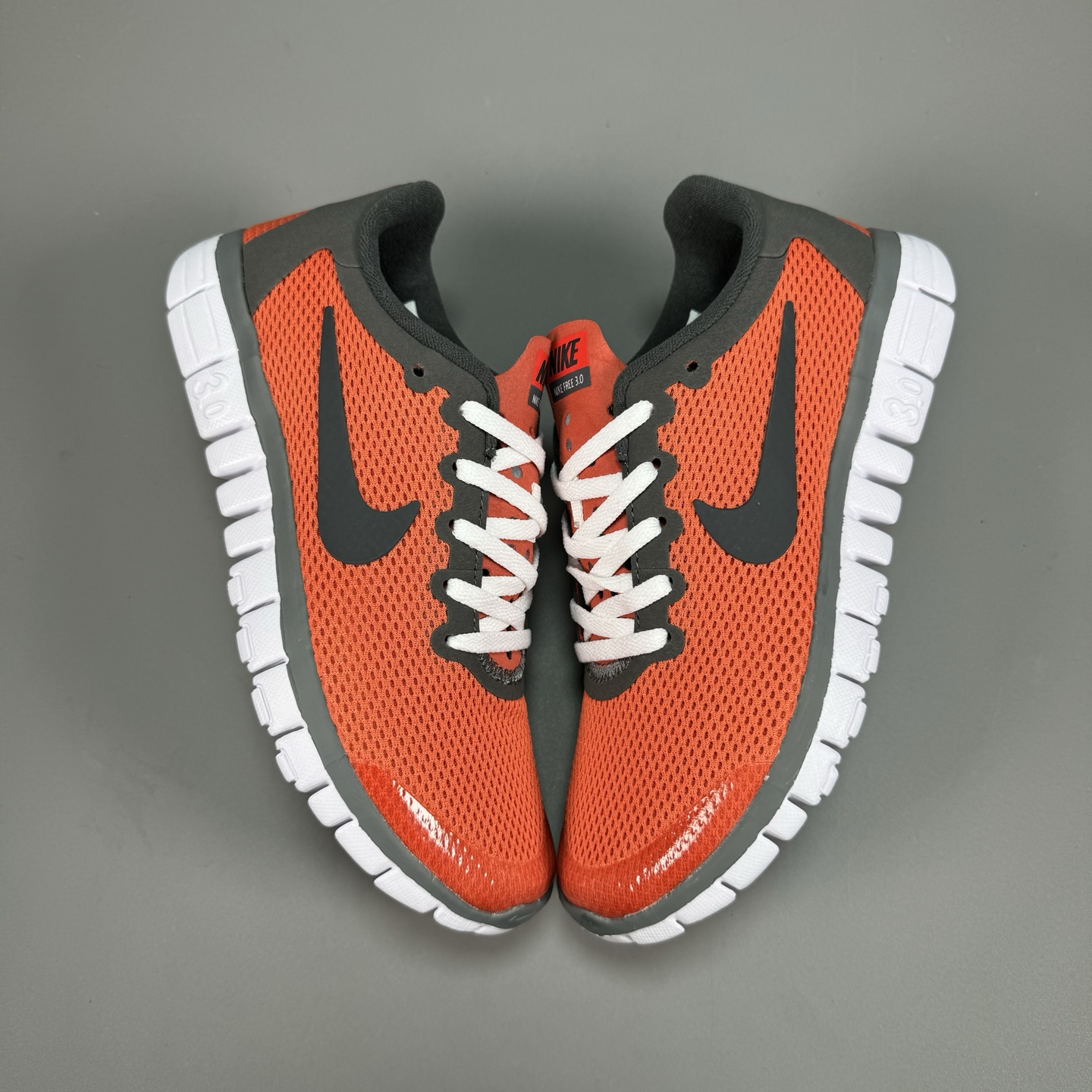  奥特莱斯订单 NIKE FREE 3.0 赤足跑步鞋  质感新焕升级，专为短打跑造#鞋如面袜般子柔贴软