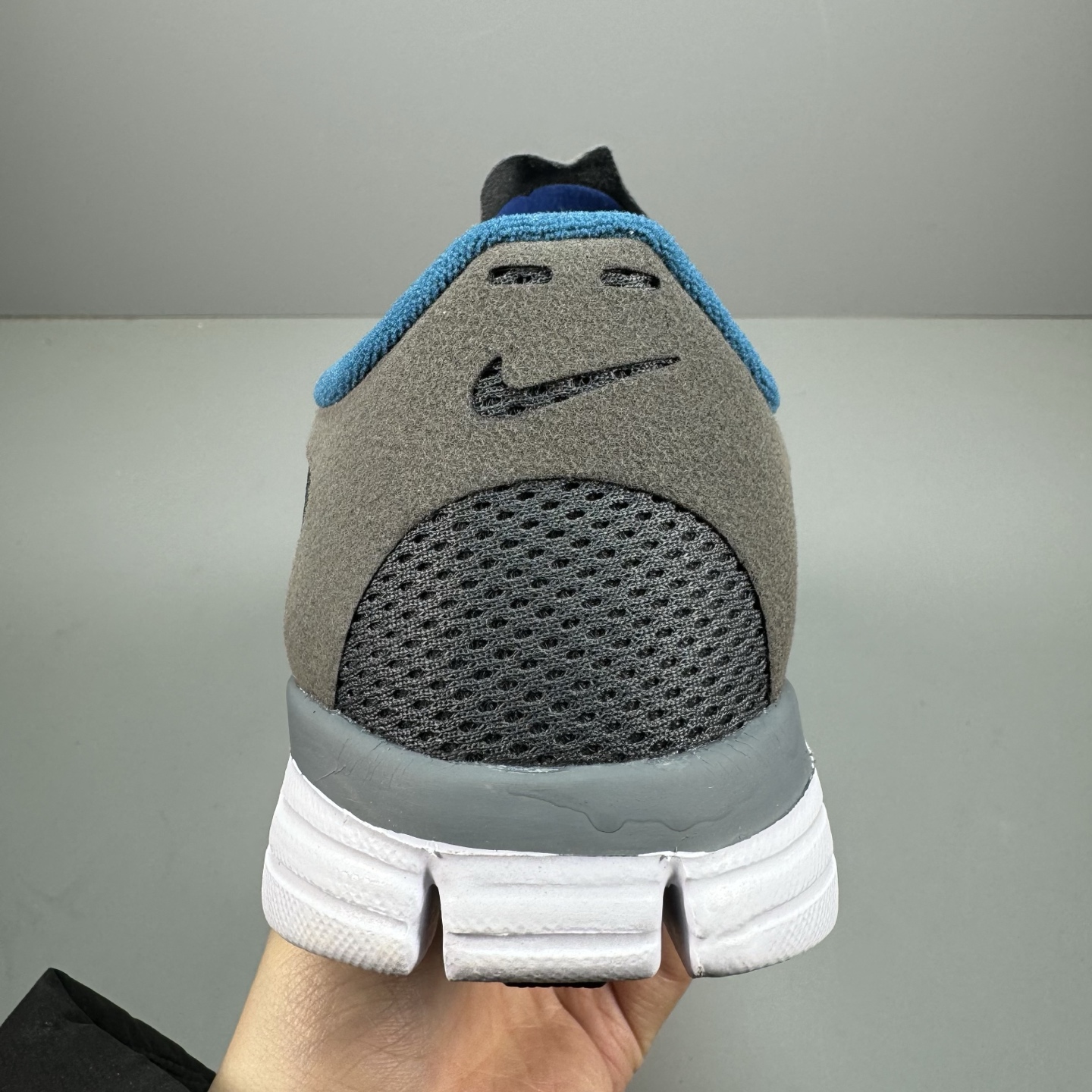  奥特莱斯订单 NIKE FREE 3.0 赤足跑步鞋  质感新焕升级，专为短打跑造#鞋如面袜般子柔贴软