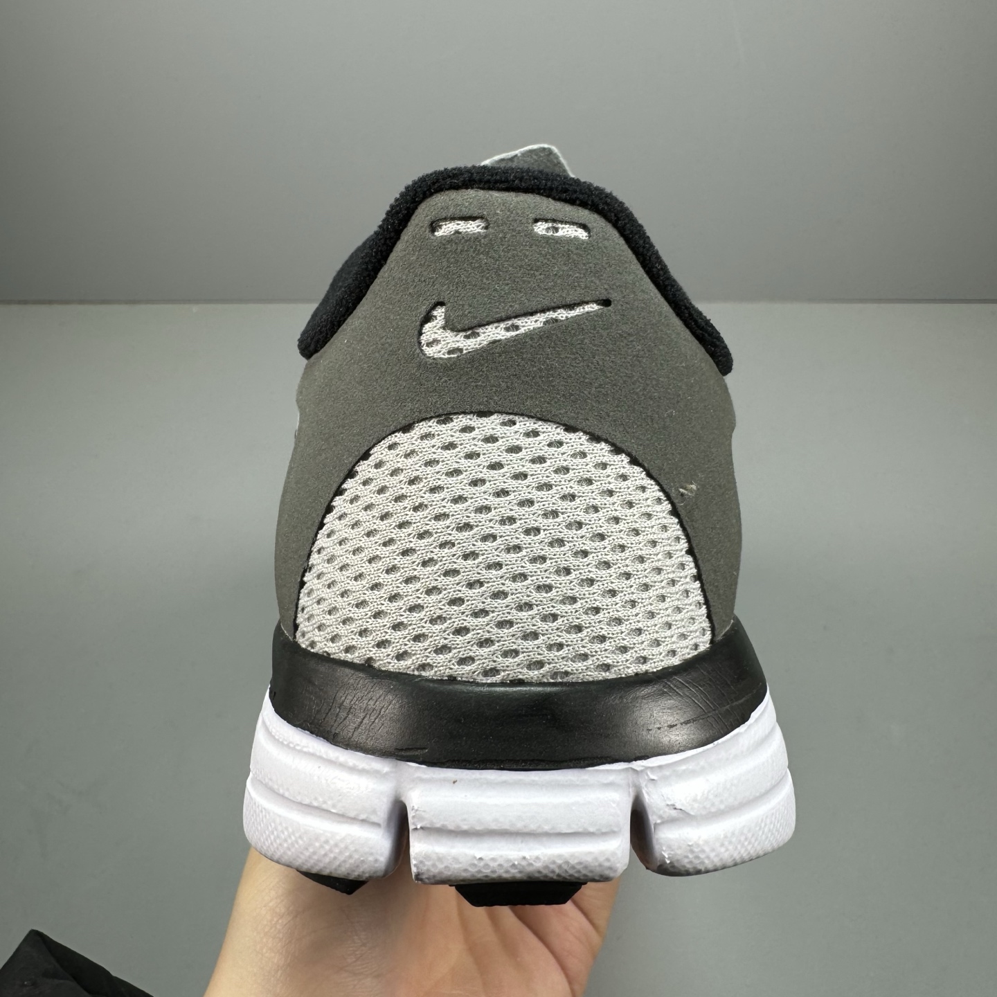  奥特莱斯订单 NIKE FREE 3.0 赤足跑步鞋  质感新焕升级，专为短打跑造#鞋如面袜般子柔贴软