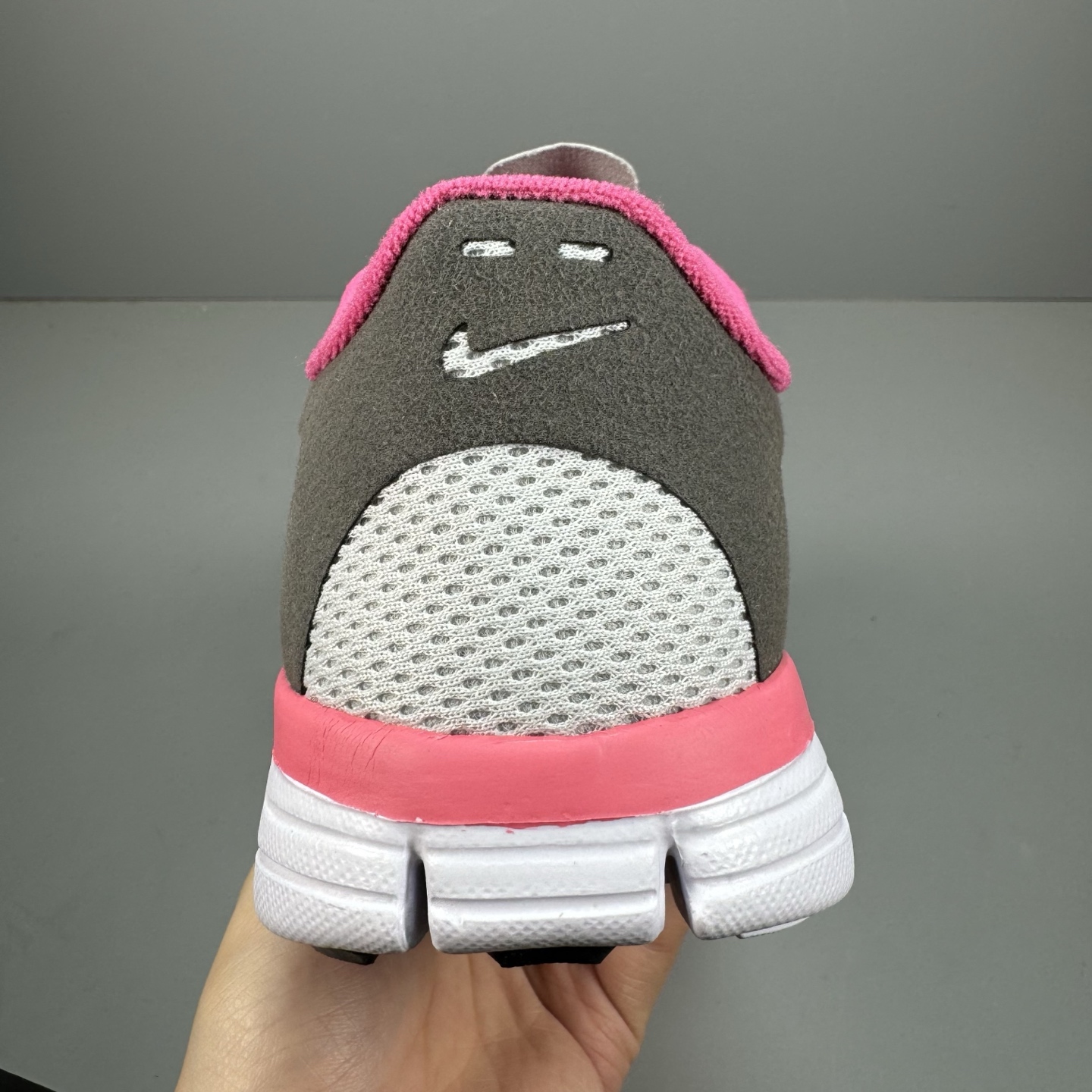  奥特莱斯订单 NIKE FREE 3.0 赤足跑步鞋  质感新焕升级，专为短打跑造#鞋如面袜般子柔贴软