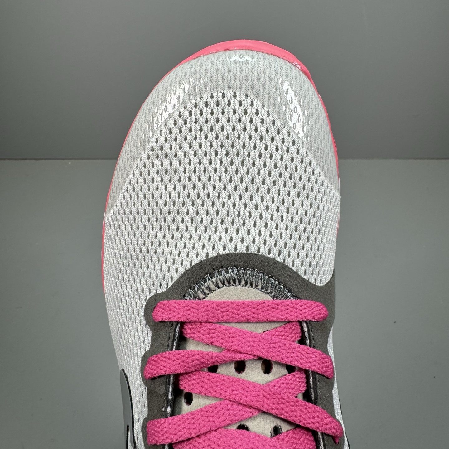  奥特莱斯订单 NIKE FREE 3.0 赤足跑步鞋  质感新焕升级，专为短打跑造#鞋如面袜般子柔贴软