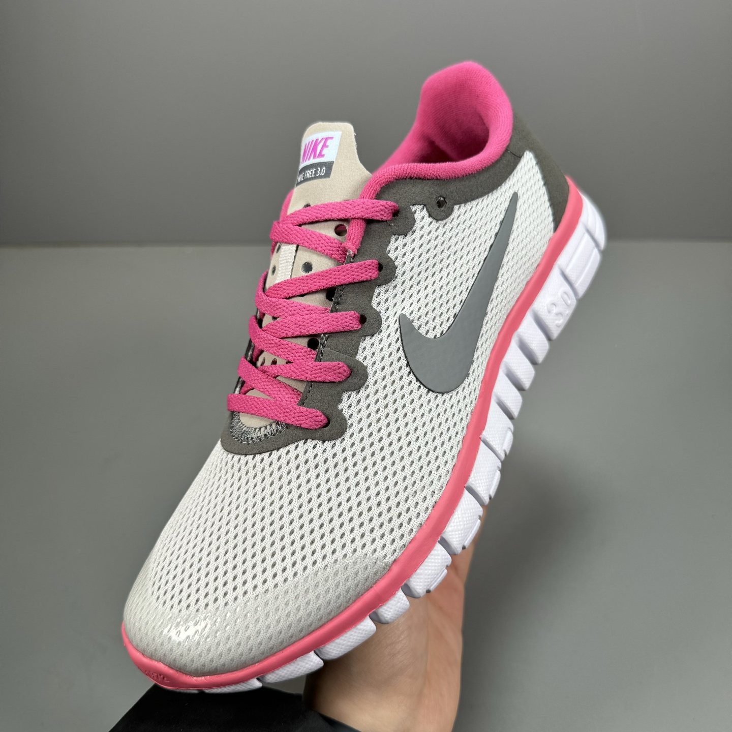  奥特莱斯订单 NIKE FREE 3.0 赤足跑步鞋  质感新焕升级，专为短打跑造#鞋如面袜般子柔贴软