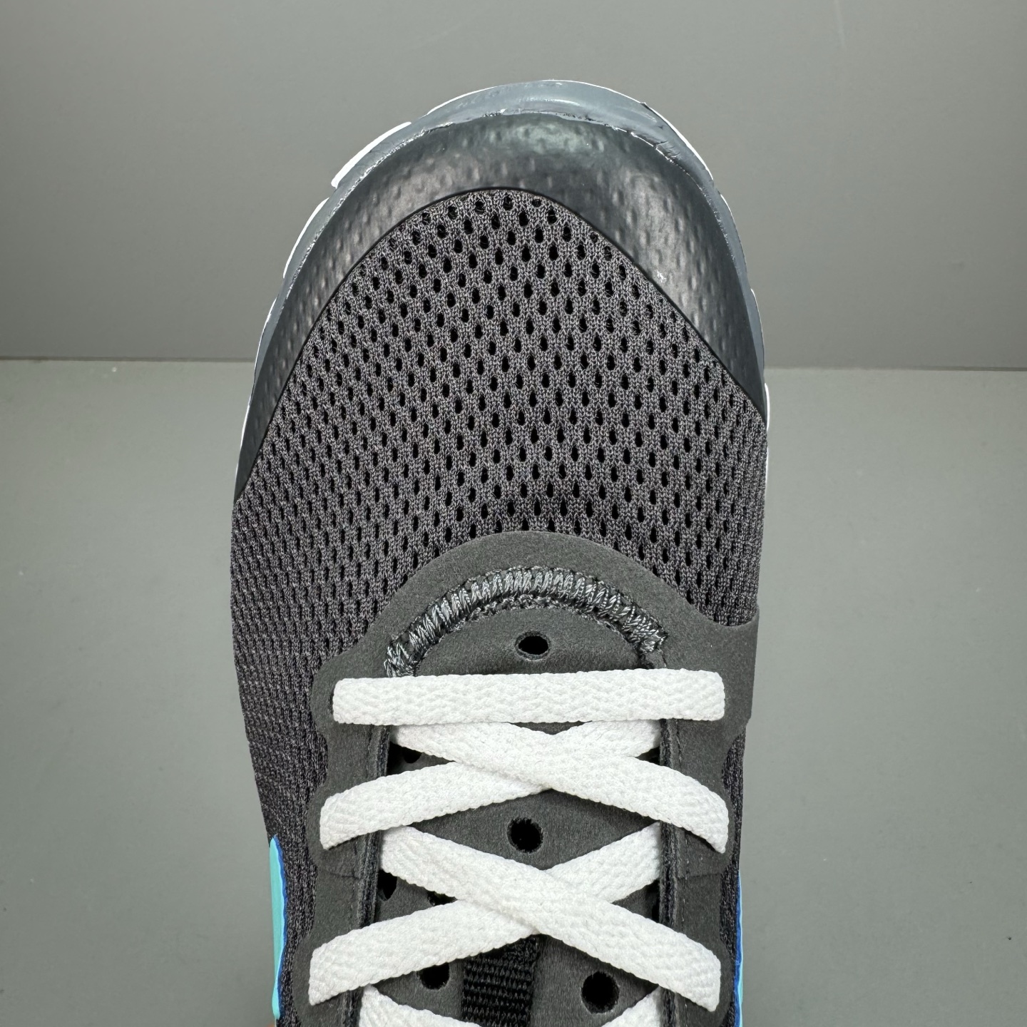  奥特莱斯订单 NIKE FREE 3.0 赤足跑步鞋  质感新焕升级，专为短打跑造#鞋如面袜般子柔贴软