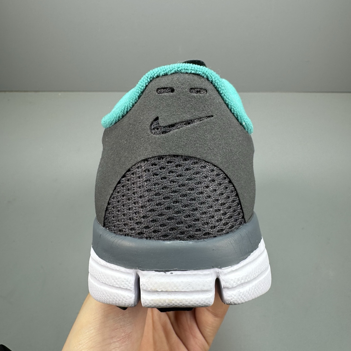  奥特莱斯订单 NIKE FREE 3.0 赤足跑步鞋  质感新焕升级，专为短打跑造#鞋如面袜般子柔贴软