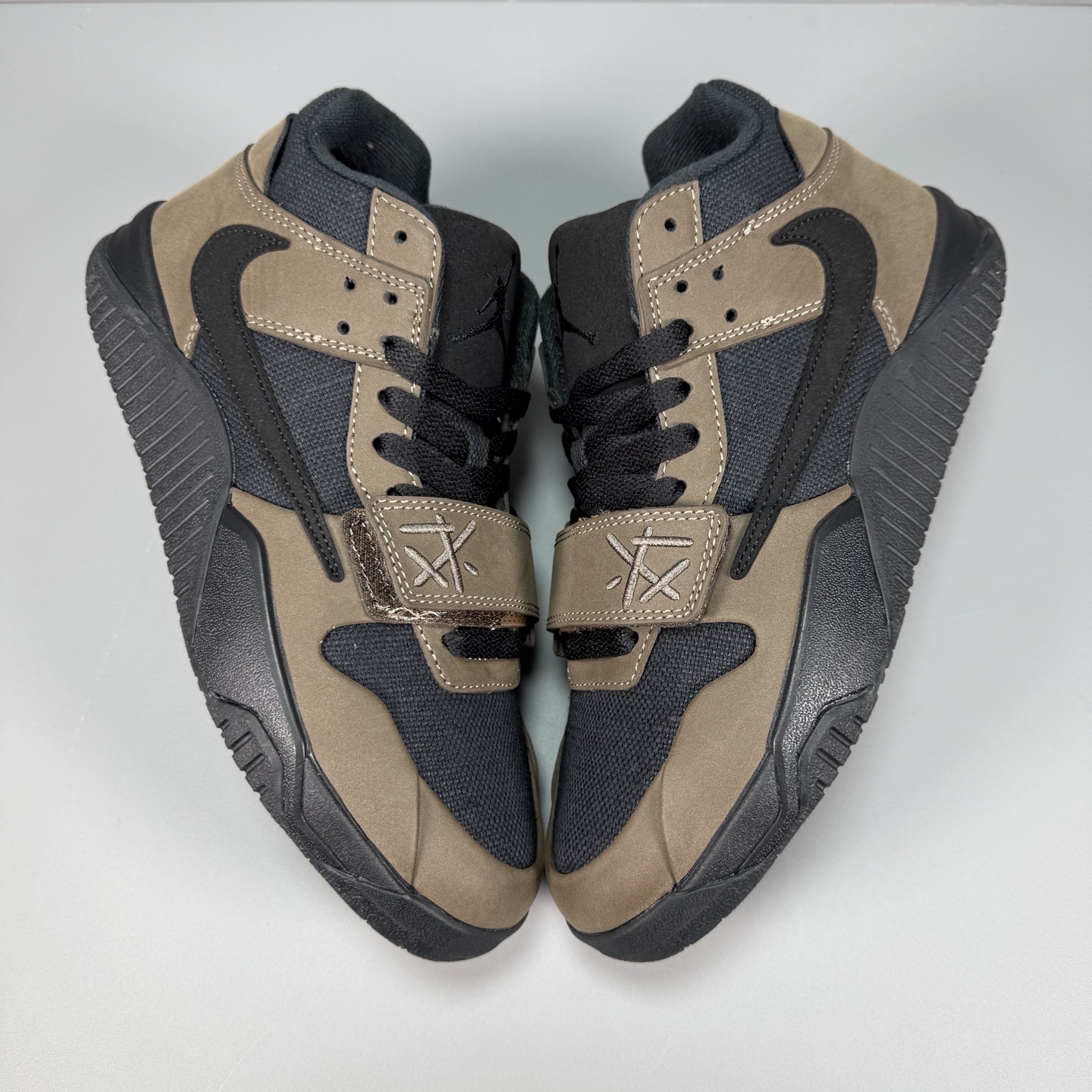   Travis Scott x Jordan Jumpman Jack  中帮 棕色 尺码36-47.