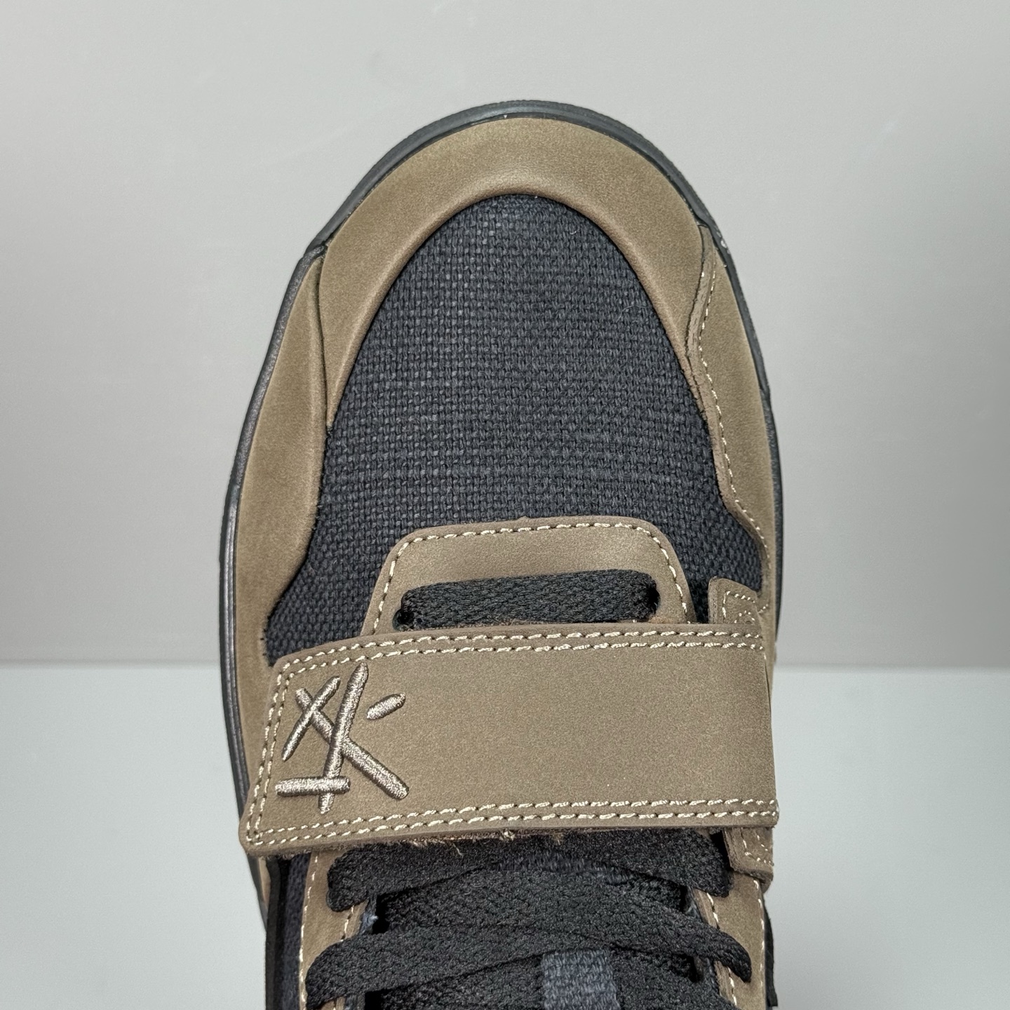   Travis Scott x Jordan Jumpman Jack  中帮 棕色 尺码36-47.
