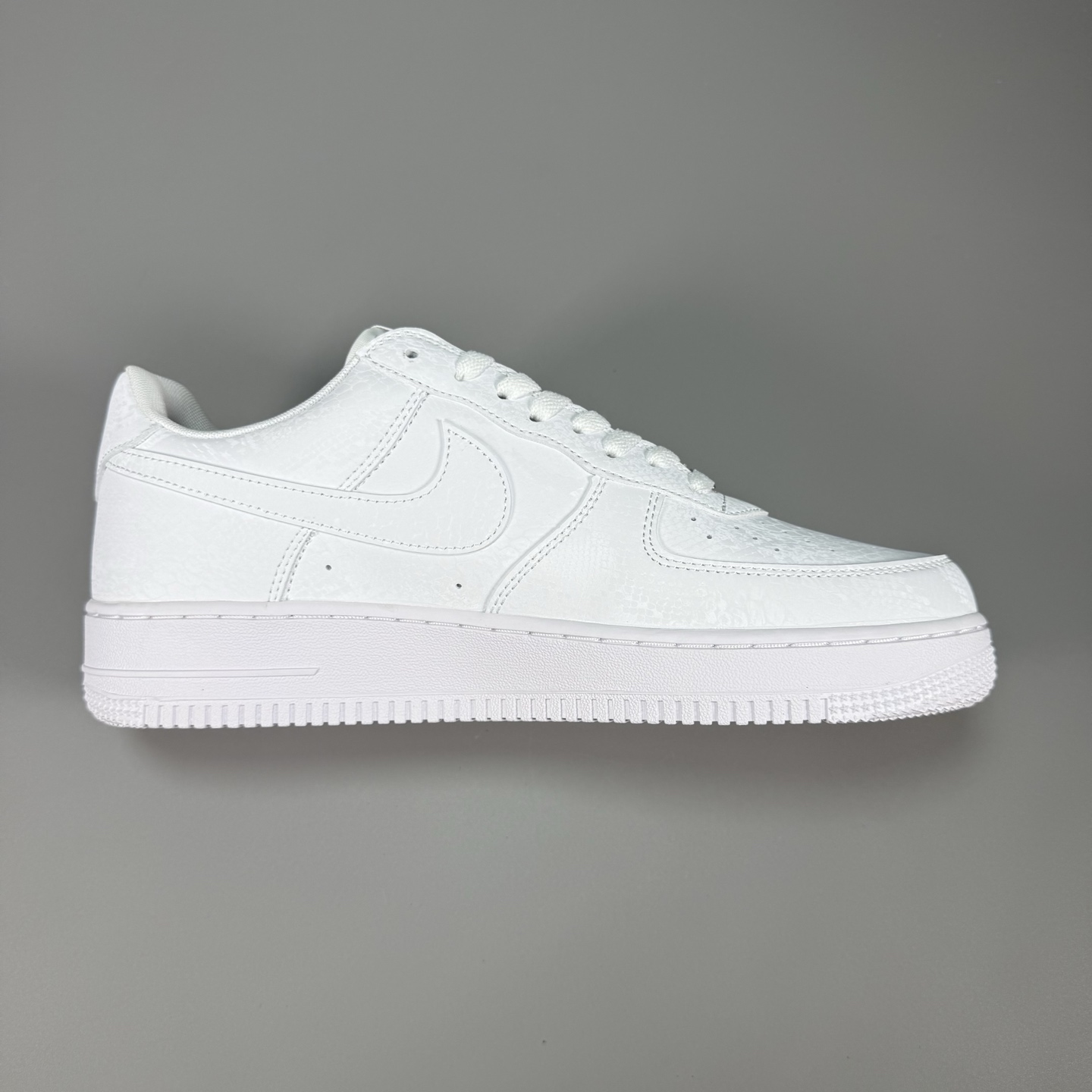  空军科比纯白  Air Force 1 Low AF1 空军一号经典低帮板鞋 HF2898-001
s
