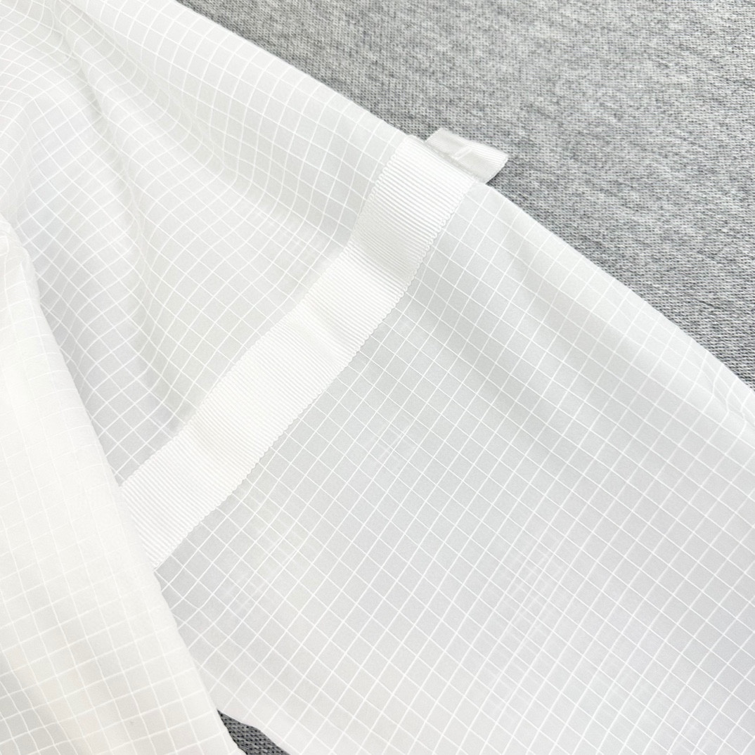 Customized Red, White, and Blue Fabric Coats for Sunwind Protection – Button-Up Decorations, Recommended for All Sizes - 图片 4