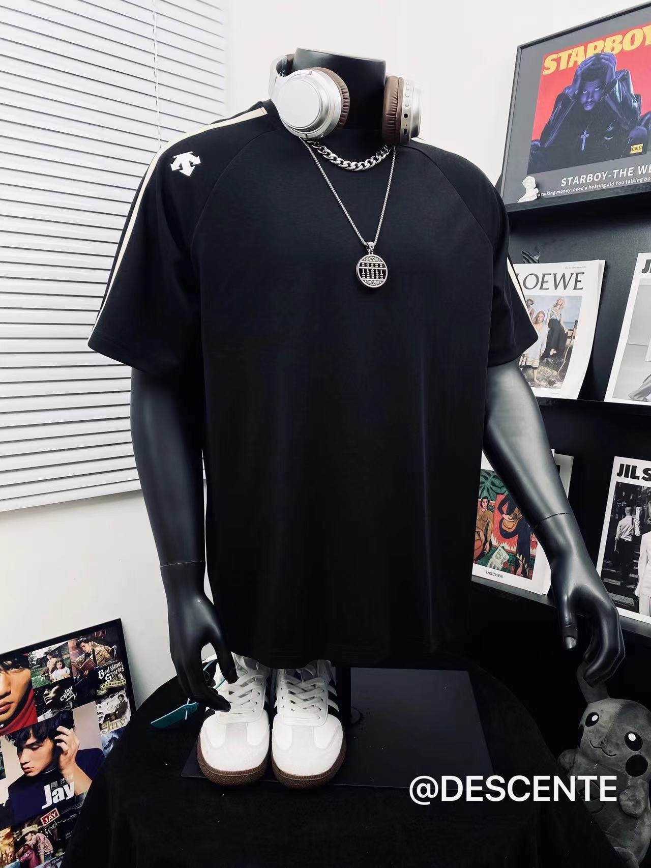 💰170包邮
DESCENTE迪桑特高版本3D胶印织带休闲短袖T恤🌿
不得不推荐一款非常受欢迎的硬货!三标齐全 专用包装袋 面料有型 更有质感 织带设计相当有品质感!夏季你需要这样一件超百搭的T恤👏看品质无敌、做工精细!手感特别柔软的面料,这款绝对值得购买版型超正!情侣款💑百搭首选!
颜色:黑 白 杏
尺码: M__XXL
M L XL 2XL
衣长 70 72 74 76
胸围 110 114 116 118
肩宽 48 50 52 54
(手工测量 存在1~2厘米的误差哦)