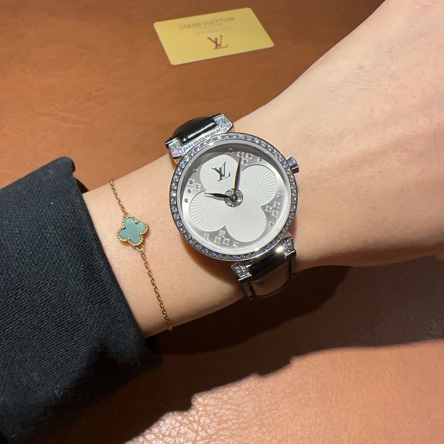 Louis Vuitton Tambour Moon Divine Diamonds Ladies Watch, Quartz Movement 2 i1748849486287 3170 0 0