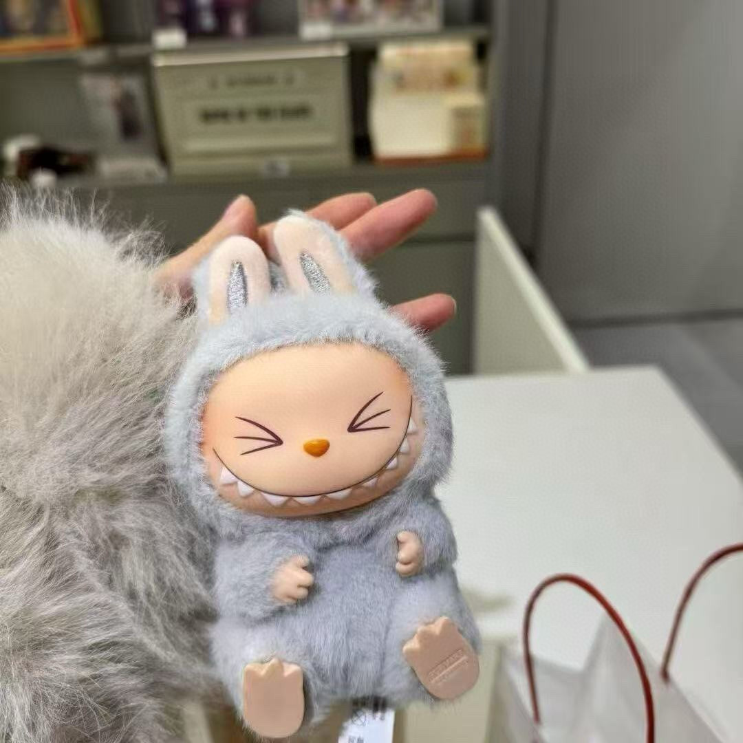 泡泡玛特拉布布labubu第二代2.0版本
一端六盒装 248💰
一共有六只不同款式

