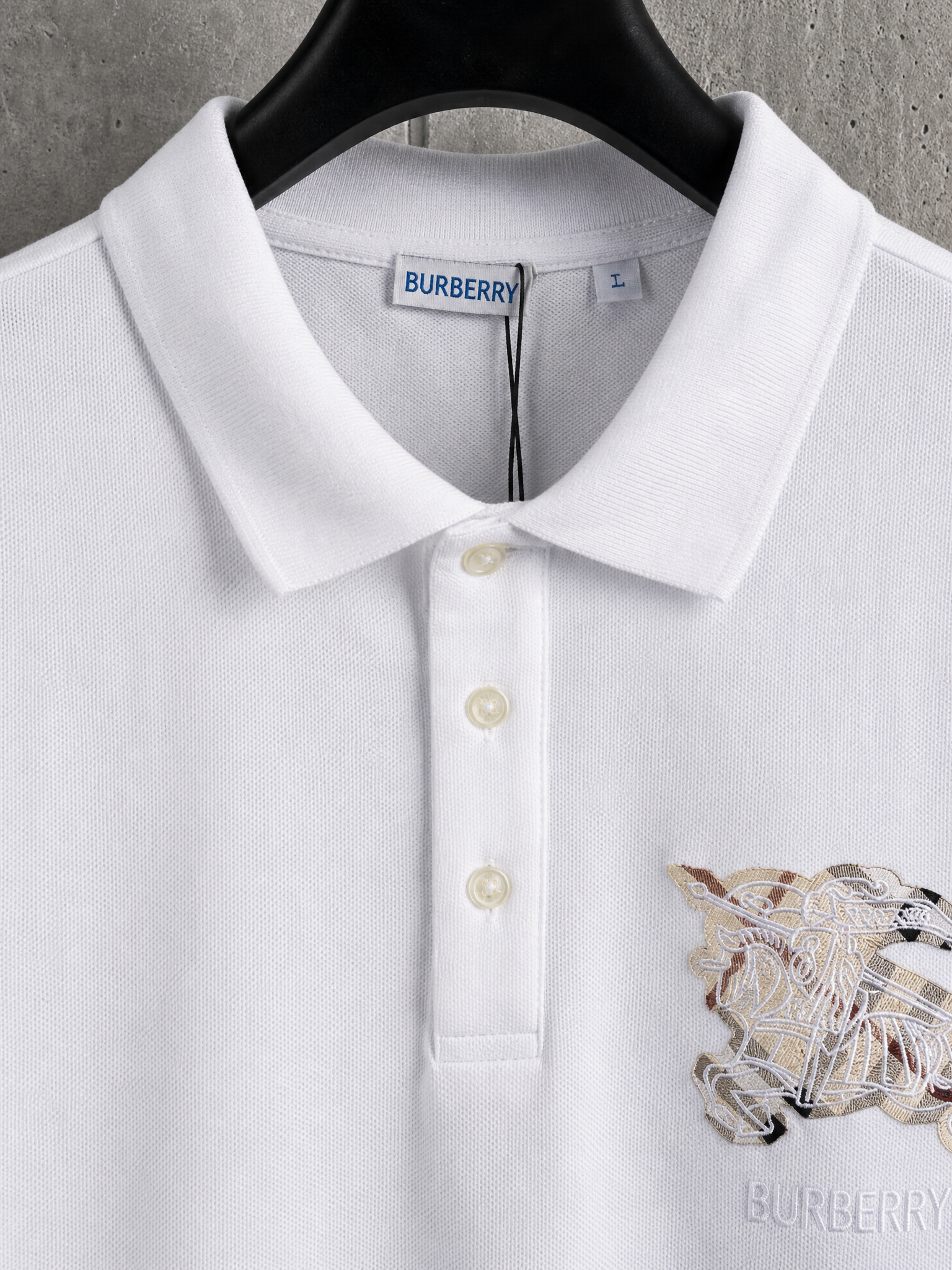 Burberry Burberry格纹图案背景，标志性米色演绎