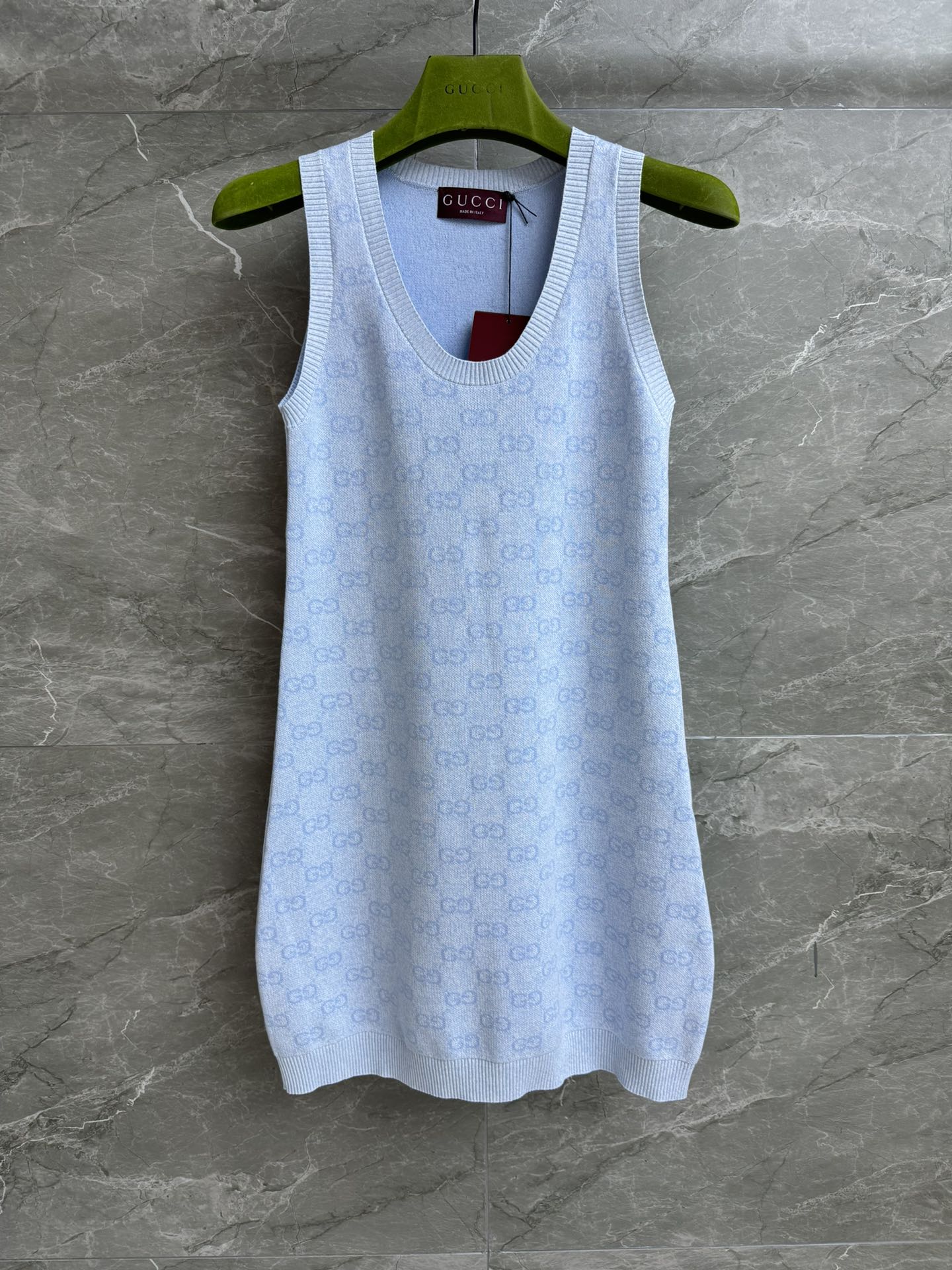 NO:414585,New summer models are shipped. GHD logo vest skirt. Spring and summer series. All-match U-neck. Ice blue logo dark pattern jacquard pattern. Age-reducing fashionable and fashionable. Cotton knitted fabric. Comfortable and textured. Slim fit. Upper body looks slim and temperament. Full trademark. Size SML,, skirts, alexander wang.19860909夏季新款出货啦 Ｇ家暗纹logo背心裙 春夏系列 百搭U字领口 冰蓝色logo暗纹提花图案 减龄时髦洋气 棉质针织面料 舒适有质感 修身版型 上身显瘦又气质 商标齐全 尺码SML,,skirts,alexander wang,Women's clothing