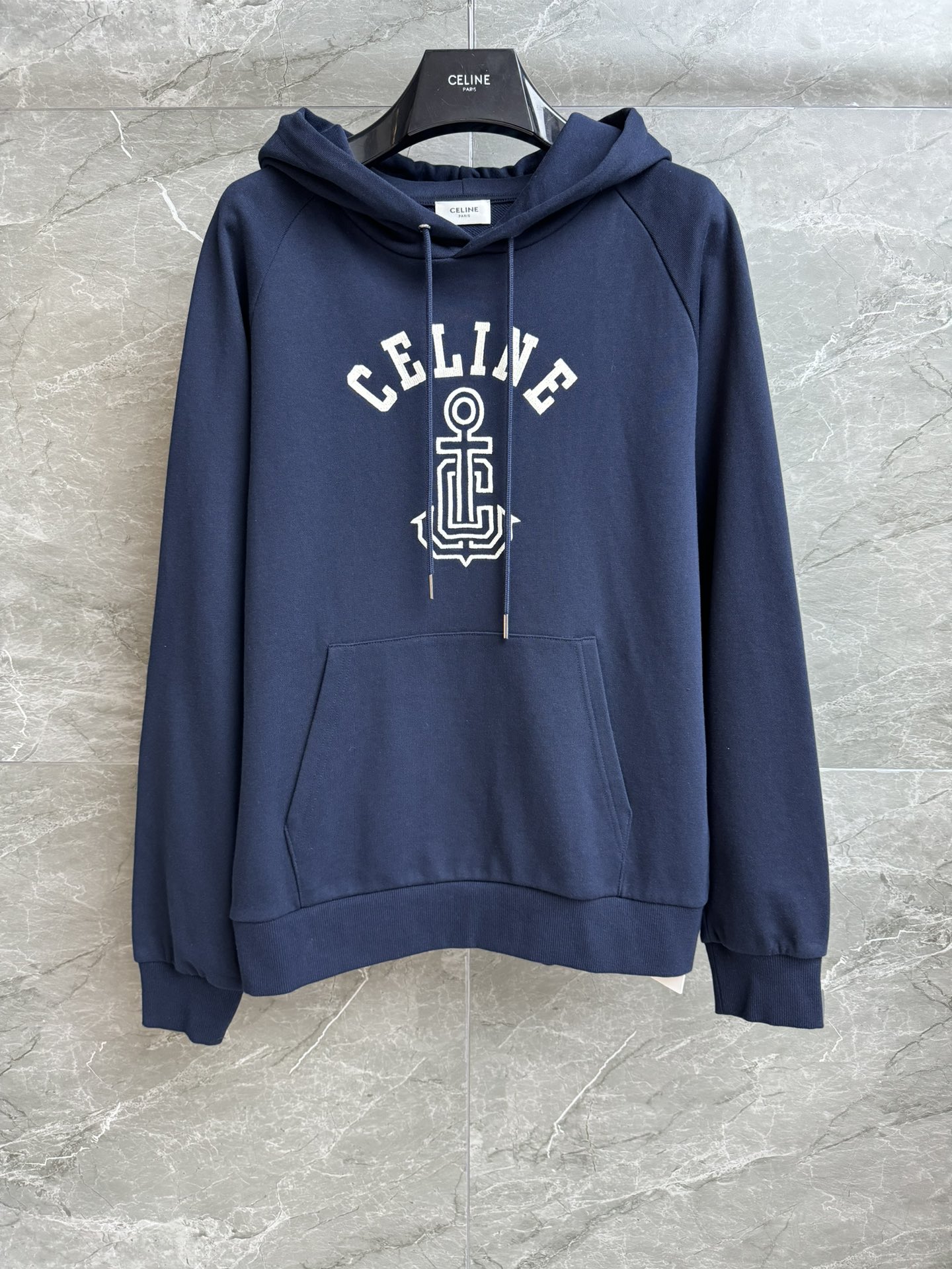 NO:471930,The new model of early autumn is here. P home anchor embroidered sweatshirt. 2025 early autumn series. Hooded neckline design. Alphabet anchor logo embroidery pattern. Blue and white color matching. Casual and fashionable. Customized cotton fabric. Soft and comfortable. Loose style. The upper body looks slim and versatile. Size SML, hoodie, sweatshirts, hats, alexander wang.19860909早秋新款上新啦 P家船锚刺绣卫衣 2025早秋系列 连帽领口设计 字母船锚logo刺绣图案 蓝白配色休闲时髦 定制棉质面料 软糯舒适 宽松版型 上身显瘦又百搭 尺码SML,,hoodie,sweatshirts,hats,alexander wang,Women's clothing