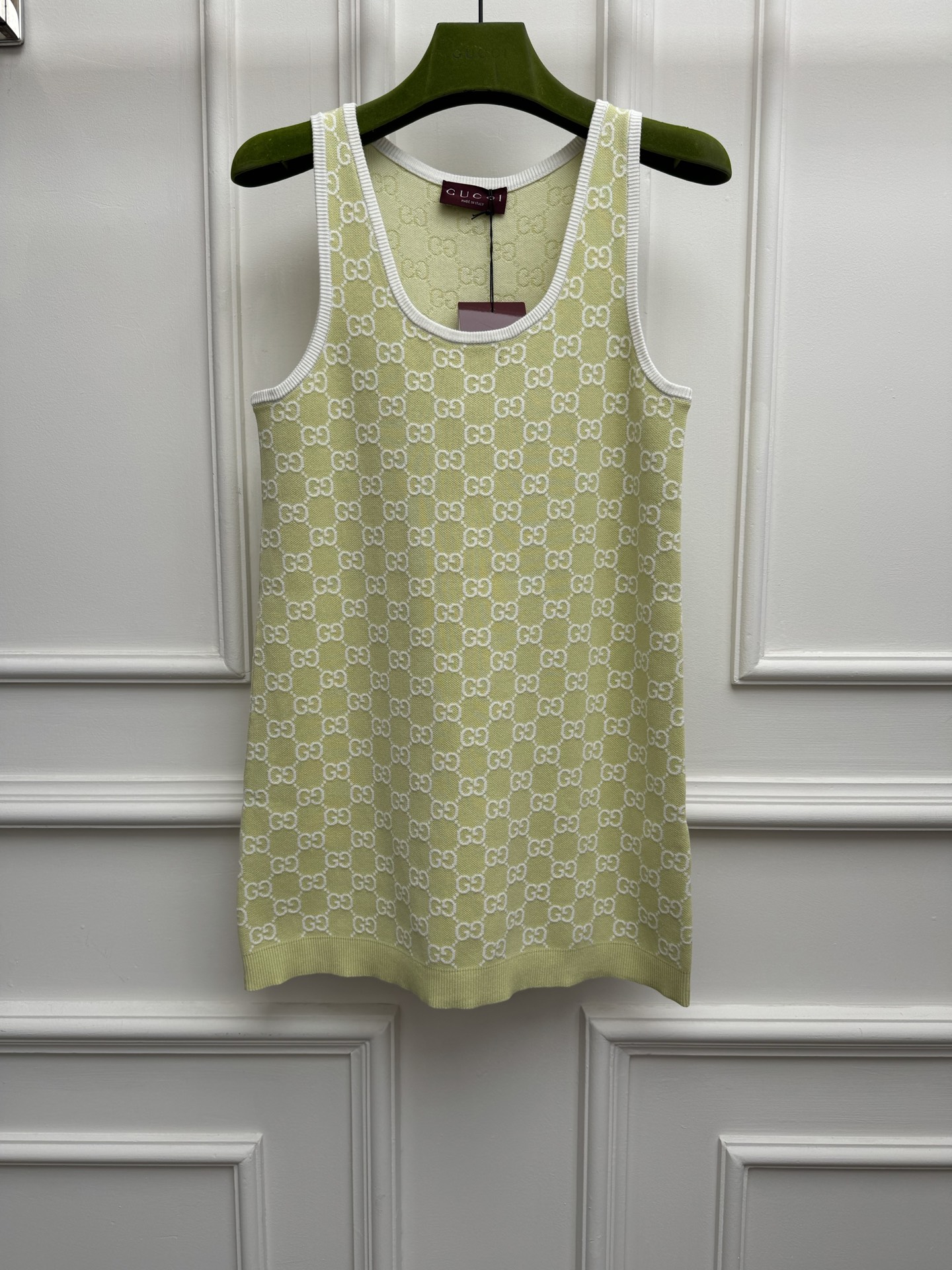 NO:838207,The new summer style is now on sale. G family jacquard vest dress 2025 summer series. Versatile U-shaped neckline. White piping design. Classic GG jacquard pattern. Age-reducing and fashionable. Cotton knitted fabric. Comfortable and textured. Normal fit. The upper body is slim and elegant. Complete trademarks. Sizes SMLxL,,skirts,19860909夏季新款出货啦 Ｇ家提花背心裙 2025夏季系列 百搭U字领口 白色滚边设计 经典GG提花图案 减龄时髦洋气 棉质针织面料 舒适有质感 正常版型 上身显瘦又气质 商标齐全 尺码SMLxL,,skirts,,Women's clothing
