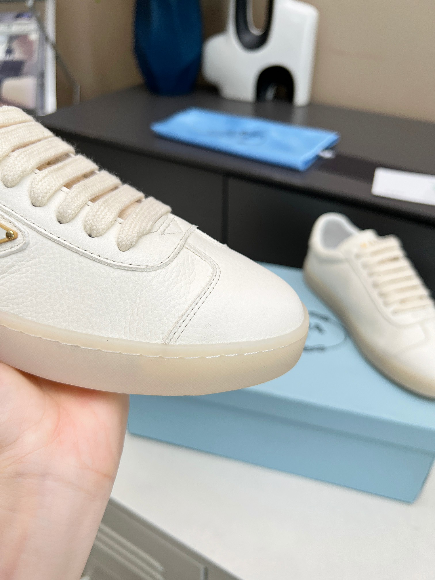 [PRADA*] P: Couple, Talla: 35-44 (W 41, M 45. Hecho a medida) 2024 Prada/Prada "Couple" Metal Logo L