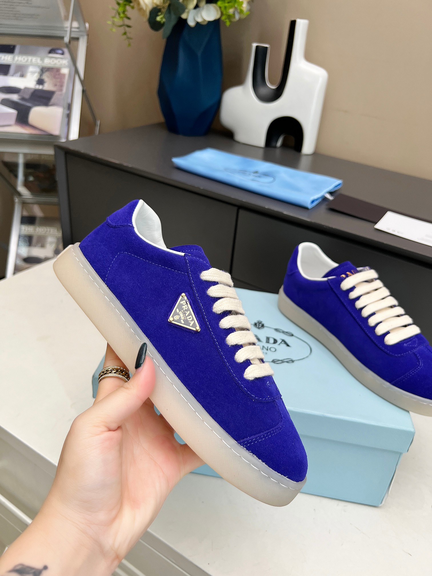 [PRADA*] P: Couple, Talla: 35-44 (W 41, M 45. Hecho a medida) 2024 Prada/Prada "Couple" Metal Logo L