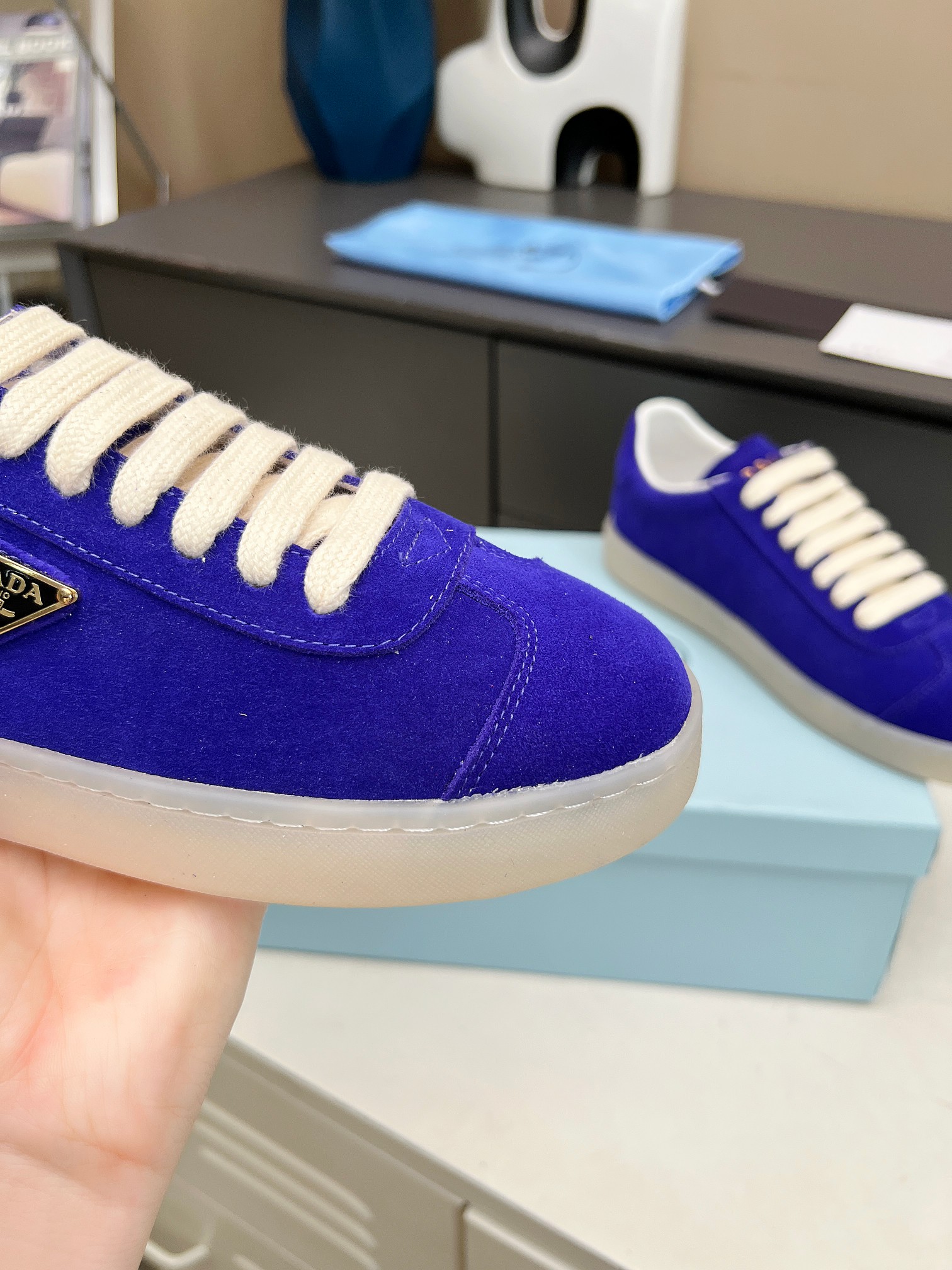 [PRADA*] P: Couple, Talla: 35-44 (W 41, M 45. Hecho a medida) 2024 Prada/Prada "Couple" Metal Logo L