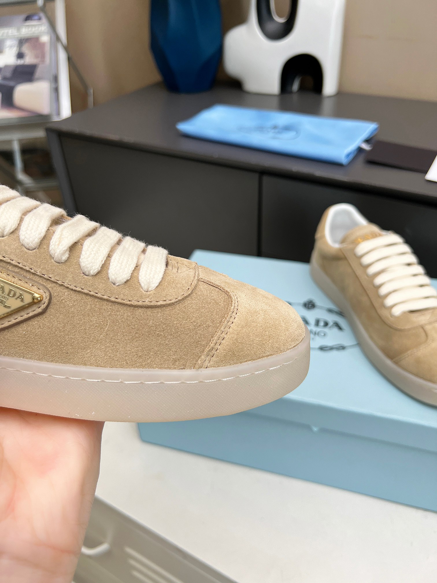 [PRADA*] P: Couple, Talla: 35-44 (W 41, M 45. Hecho a medida) 2024 Prada/Prada "Couple" Metal Logo L