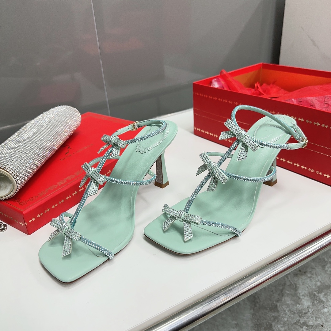 NO:167761,High quality!  R C | s RC classic bow thick medium heel sandals, colorful crystal bows are decorated on the back of the foot, and a colorful bow composed of small rhinestones brings out noble skin. The dazzling coral color jumps out of the back of the foot, perfectly matched with tiny tones crystals and shiny outsoles, bringing out a sweet girlish atmosphere. The new season of CATERINA has launched a new color bow, with dark rhinestones inlaid with low-key luxury light on the back of the foot, with a little casualness and still feminine taste. Imported silk   Creo crystal diamonds on the upper, pearlescent sheepskin inside, original consistent leather sole Size34-42 