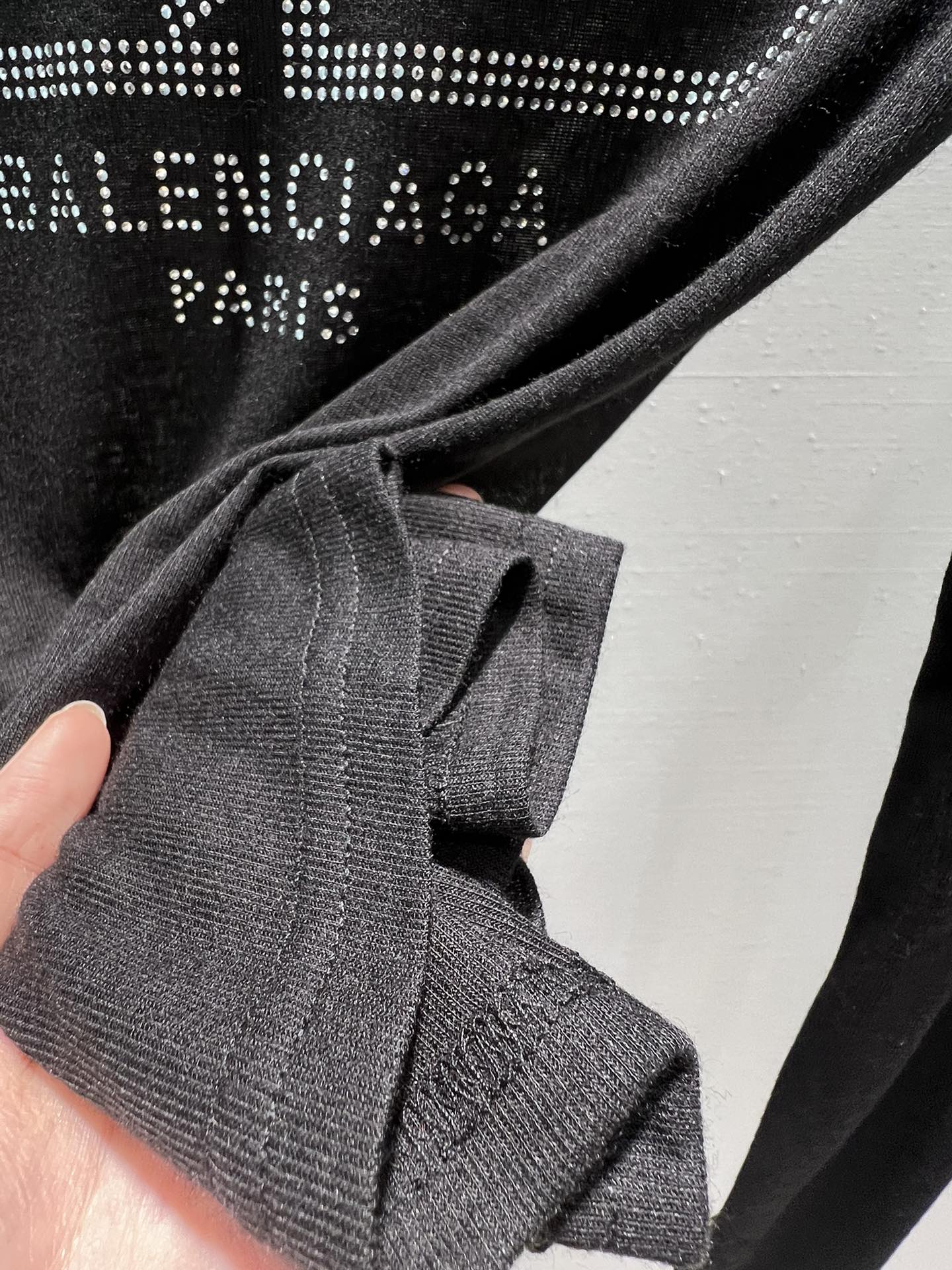 Balenciag*24春夏新款logo字母烫钻轻薄防晒长袖T恤带拇指口上身超级显瘦真的好看到至极随意穿