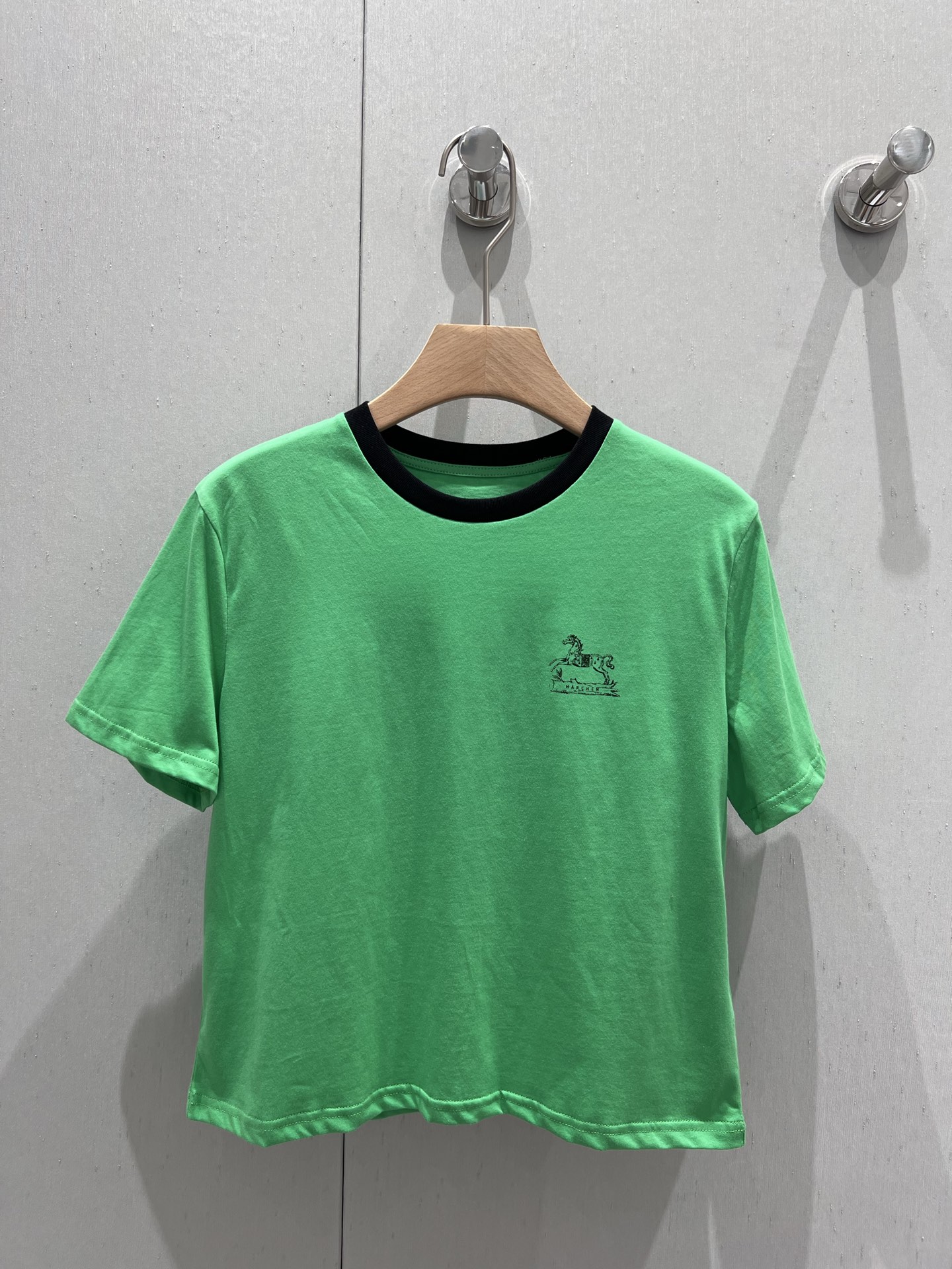 NO:331689,Batch Marche* 25Ss Spring and Summer New Style Hard Candy Cool Round Neck Short Sleeve T-shirt丨Exclusive High-end Production!  The front chest is decorated with original poetic patterns: a pony in the rain. The overall bright colors combined with retro-style text and graphics indicate the original spirit of MRCHEN: the purity born from classical. S/M/L is available in stock, T-shirt, tees, t-shirt, alexander wang19860909批 Marche* 25Ss春夏新款 硬糖清凉圆领短袖T恤丨独家高版出品！前胸点缀上原创的诗意图案:雨中的一匹小马,整体鲜明的色彩配合复古风格的文字和图形,昭示着MRCHEN本来的精神:从古典中诞生的纯粹.现货发售S/M/L,,T-shirt,tees，t-shirt,alexander wang,Women's clothing