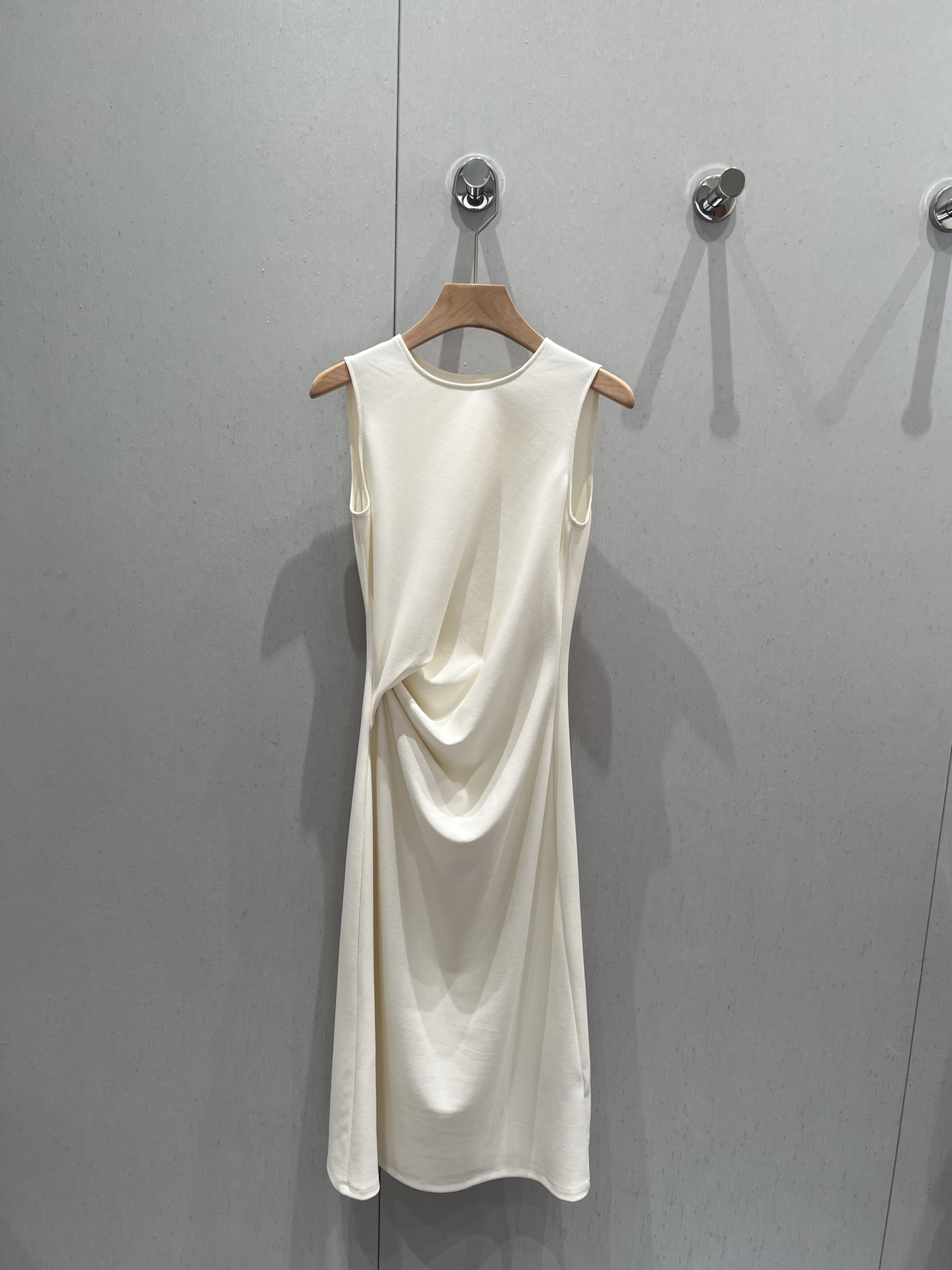 NO:420488,Support replacement, 25SS summer new model, waist pleated sleeveless vest skirt | Exclusive high-end production!  Both appearance and comfort!  The slim fit style perfectly shows the beautiful curved style and really shows the figure!  Barbie on earth is just like this!  Customized fabric texture is super good S/M/L real photos, skirts, alexander wang19860909支持换款 25SS夏季新款 腰间抽褶无袖背心裙丨独家高版出品！颜值与舒适度兼具！修身的版型上身完美展现优美的曲线版型真的巨显身材！人间芭比也不过如此！定制面料质感超级赞现货发售S/M/L实拍细节图,,skirts,alexander wang,Women's clothing