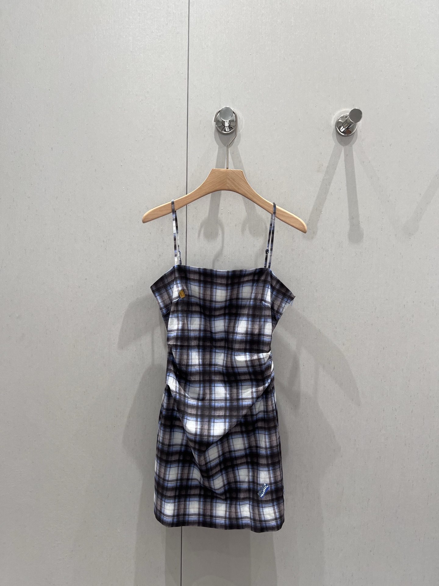 NO:335106,Support replacement Acne studio* 25Ss spring and summer new 1996 checked linen blend waist-climbing suspender dress丨Exclusive high-end production!  Whether you wear it inside or alone, it is high-end. A dress with a sense of atmosphere will definitely make you debut in the C position. It is an excellent choice for summer daily life and vacation!  Recommended S/M/L real photos for sale in stock, acne studios, dior, skirts, alexander wang19860909支持换款 Acne studio* 25Ss春夏新款 1996格纹亚麻混纺收腰吊带连衣裙丨独家高版出品！无论内搭还是单穿都高级,自带氛围感的一条连衣裙 穿上它妥妥滴让你C位出道 是夏日日常和度假的极佳选择！推荐推荐现货发售S/M/L实拍细节图,,acne studios,dior,skirts,alexander wang,Women's clothing