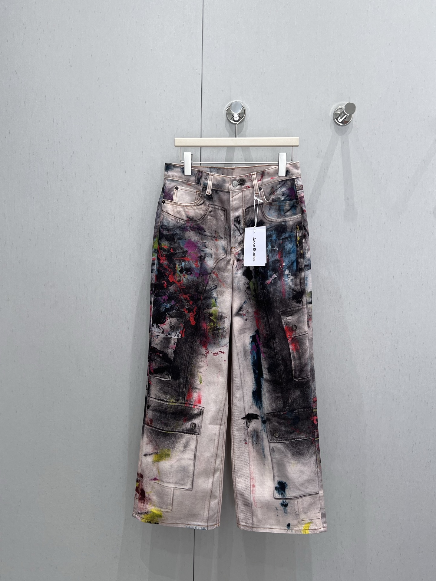 NO:423484,Support replacement Acne Studio*s 25Fw early autumn new style, ink-splashed old jeans trousers | Exclusive yb development!  High-end production!  The same style for men and women!  Unique print design style!  The 3D printing elements must be acne!  The elements of ink-splashing oil painting are so strong and cool!  The pants are straight and wide-leg waist, which visually covers the hips and makes you look slimming!  !  !  The whole cool is out on the street~Xs/S/M/L real-life detailed pictures, acne studios, alexander wang19860909支持换款 Acne Studi*s 25Fw早秋新款 泼墨做旧牛仔长裤丨独家yb开发！高版出品！男女同款！独特的印花设计风格！3d印花元素还得是acne！泼墨油画元素好浓烈 很酷飒！裤子版型是直筒阔腿的腰部视觉很遮胯显瘦！！！一整个酷酷出街啦～现货发售Xs/S/M/L实拍细节图,,acne studios,alexander wang,Women's clothing