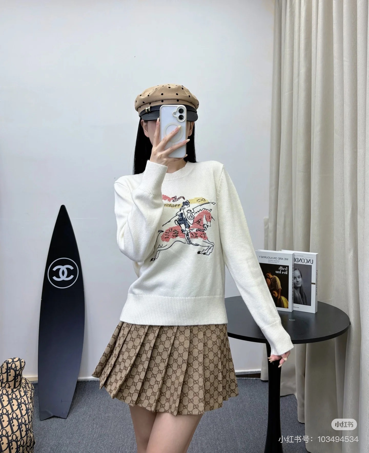 NO:656297,Burber*y35FW new autumn and winter series // The war horse knight sweater is made of fine knitted fabrics, with a classic round neck and a slim fit; the design highlight is the 'horseback riding pattern' decoration on the chest, which is decorated with cross embroidery to present a smart riding style. The details are exquisite and textured, and the ribbed cuffs and hem are designed. It is an eye-catching item in autumn and winter~SML,, burberry, sweaters, alexander wang19860909Burber*y35FW秋冬新品系列//战马骑士毛衣采用细腻的针织面料,经典圆领+修身版型；设计亮点在于胸前的“骑马图案”装饰用十字刺绣工艺呈现出灵动的骑马造型,细节精致有质感,罗纹袖口和下摆设计,秋冬吸睛单品～SML,,burberry,sweaters,alexander wang,Women's clothing