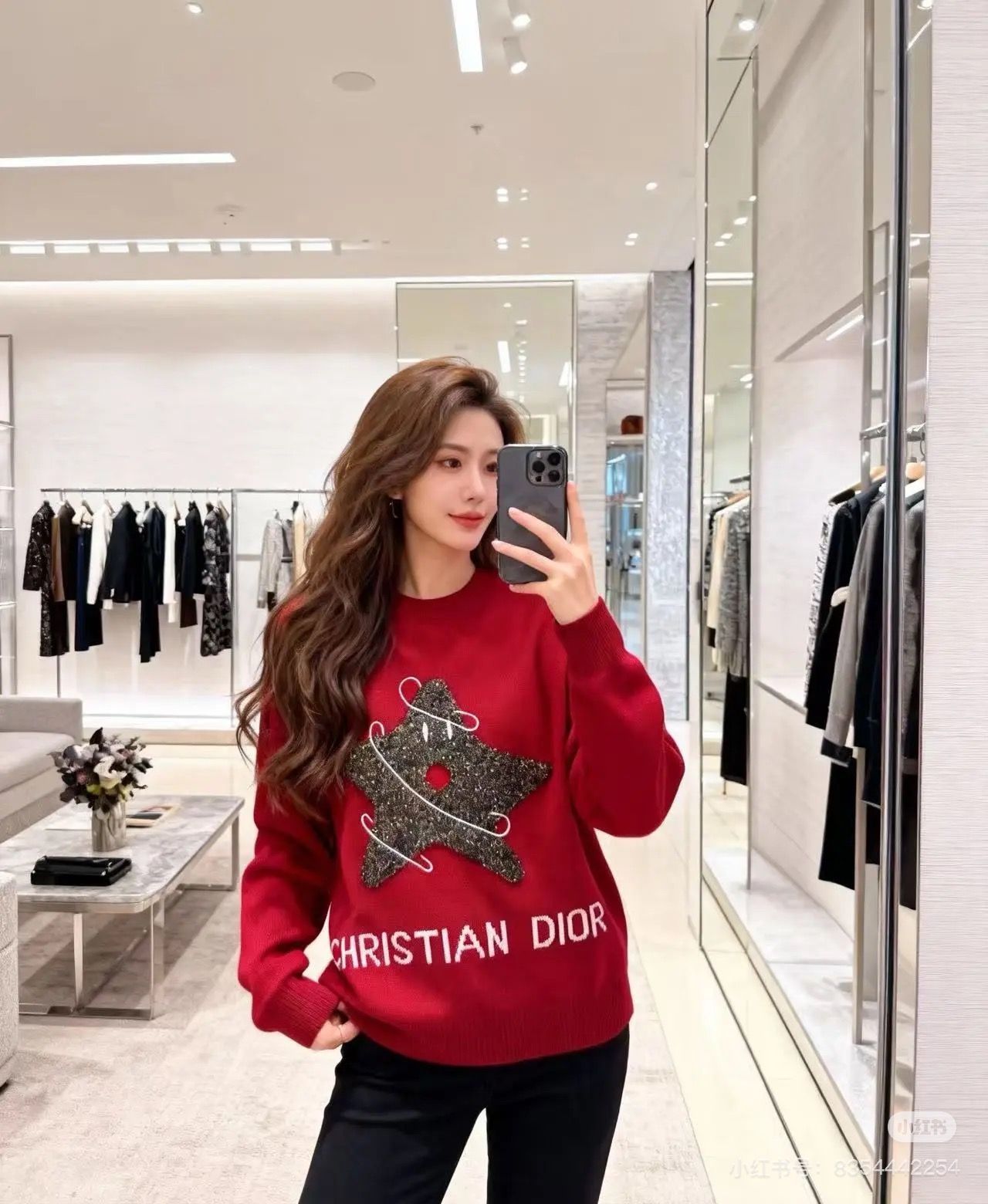 NO:666828,DIO*25FW New Autumn and Winter Product Series // CD Star D knitted sweater is a festive outfit with a three-dimensional diamond star decoration on the front and CD letter print. It is full of exquisite details. The loose off-shoulder version is very friendly to all body shapes. It can create a casual and lazy atmosphere regardless of body shape. SML,, dior, sweaters,  19860909DIO*25FW秋冬新品系列//CD星星D针织毛衣节日气氛满满的穿搭单品衣身正面点缀立体闪钻星星装饰,搭配CD字母印花,精致细节拉满,宽松的落肩版型对各种身形都十分友好,不挑身材还能打造随性慵懒的氛围感.SML,,dior,sweaters, ,Women's clothing