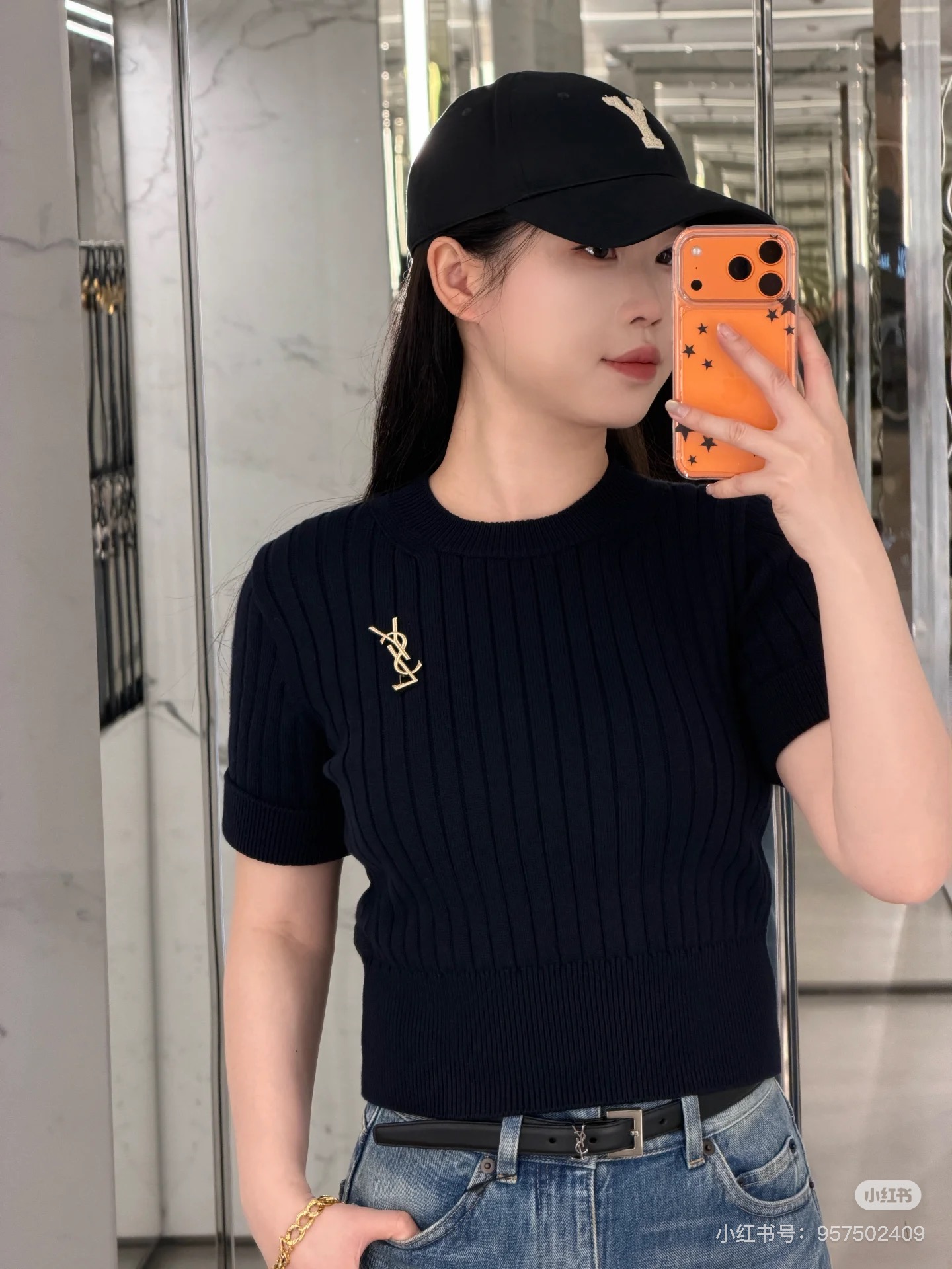 NO:666826,YS*L2026SS new series in early spring // Knitted short-sleeved vertical pit strip knitted fabric is elastic and full of texture. It is skin-friendly and breathable and can also modify the body shape. The short sleeves are neatly cut, and the side of the body is embellished with a delicate metal YS logo. It is simple and has a light luxury texture. SML,, T-shirt,  19860909YS*L2026SS早春上新系列//针织短袖竖坑条针织面料自带弹性且肌理感十足,亲肤透气的同时还能修饰身形,短袖剪裁利落,衣身一侧点缀精致的金属YS 标识,简约中透着轻奢质感.SML,,T-shirt, ,Women's clothing