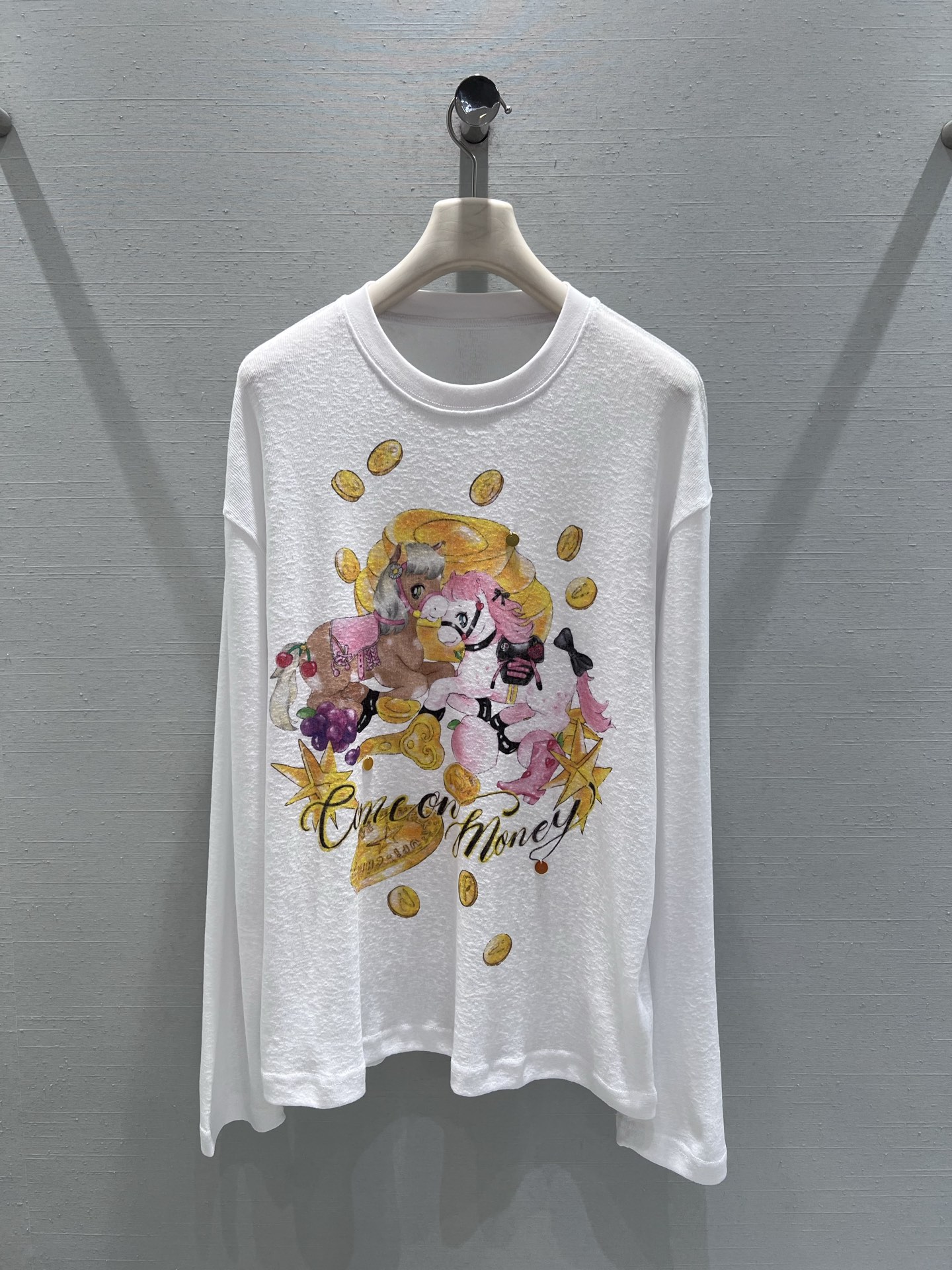 NO:696991,Supports exchange of styles CHEER*UPi*26SS early spring new series // 'Get Rich Now' long-sleeved T-shirt made of soft and delicate cotton fabric, with pony, gold coins and other patterns printed on the chest, full of meaning and perfect for festive atmosphere. SML real shot details, tees, t-shirt,19860909支持换款 CHEER*UPi*26SS早春新款系列//“马上富”长袖T恤棉质面料柔软细腻,胸前印小马、金币等图案,寓意满满,超适合节日氛围穿搭.SML实拍细节,,tees，t-shirt,,Women's clothing