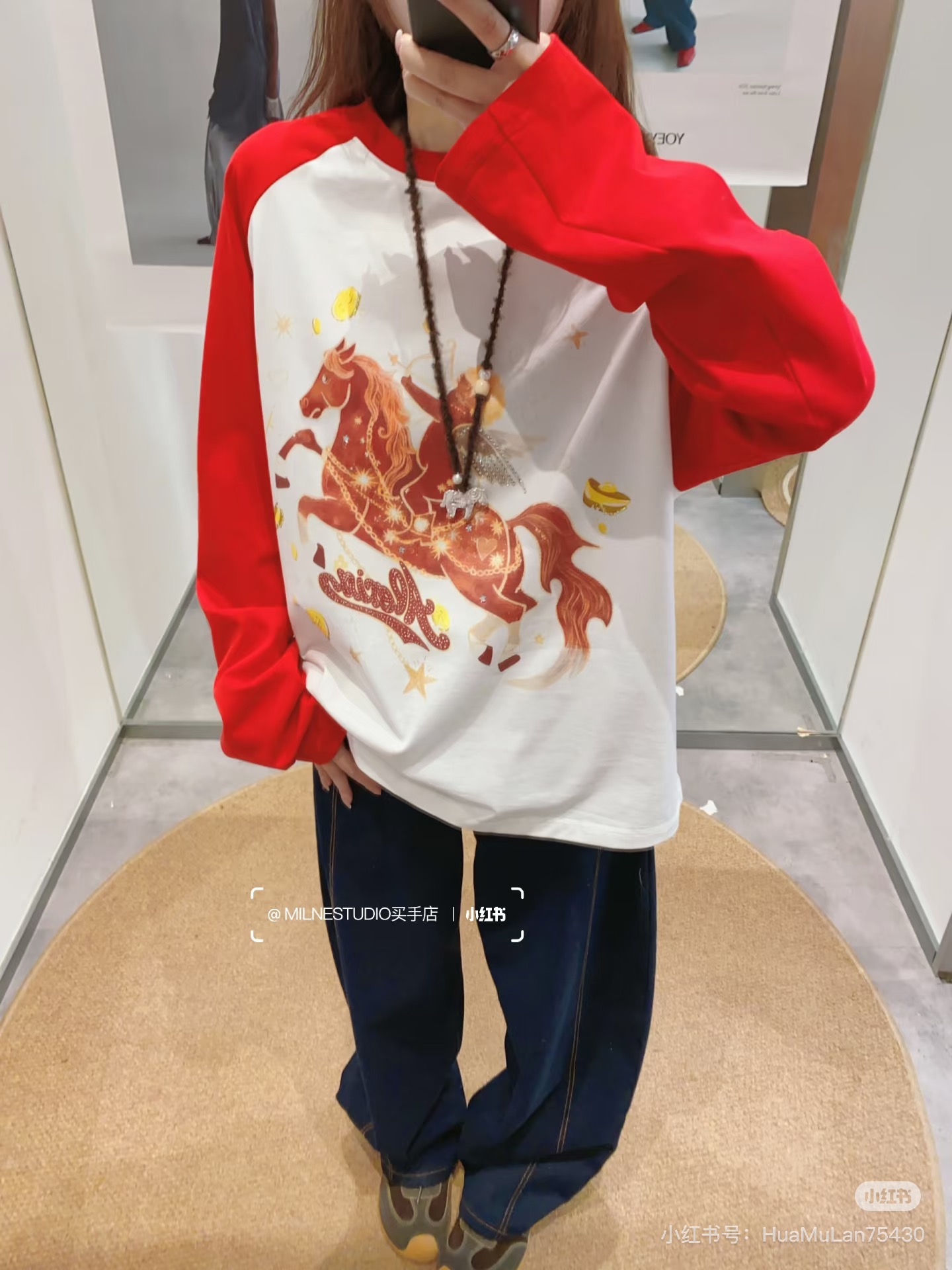 NO:716458,AlexiaSand**2026SS Early Spring New Product Series//Pegasus Raglan Long Sleeve T-shirt Top Gold-plated Pegasus printed hot diamond, high-count cotton blended fabric, light and breathable, soft and waxy when worn next to the skin, not easy to deform after long-term washing. Raglan sleeves cut, horse print using environmentally friendly offset printing technology, bright and firm colors, rich pattern details. SML,, tees, t-shirt,19860909AlexiaSand**2026SS早春新品系列//飞马插肩长袖T恤上衣 鎏金飞马印花烫钻,高支棉混纺面料,轻薄透气,贴身穿软糯亲肤,久洗不易变形.插肩袖剪裁,骏马印花采用环保胶印工艺,色彩鲜亮牢固,图案细节丰富.SML,,tees，t-shirt,,Women's clothing