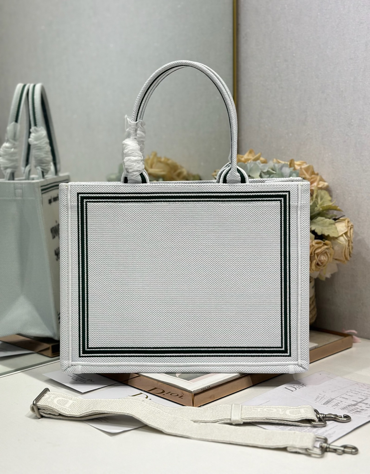 Dior Dior book tote 购物袋