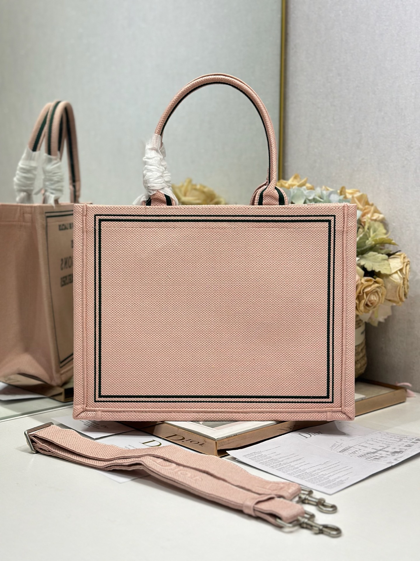 Dior Dior book tote 购物袋