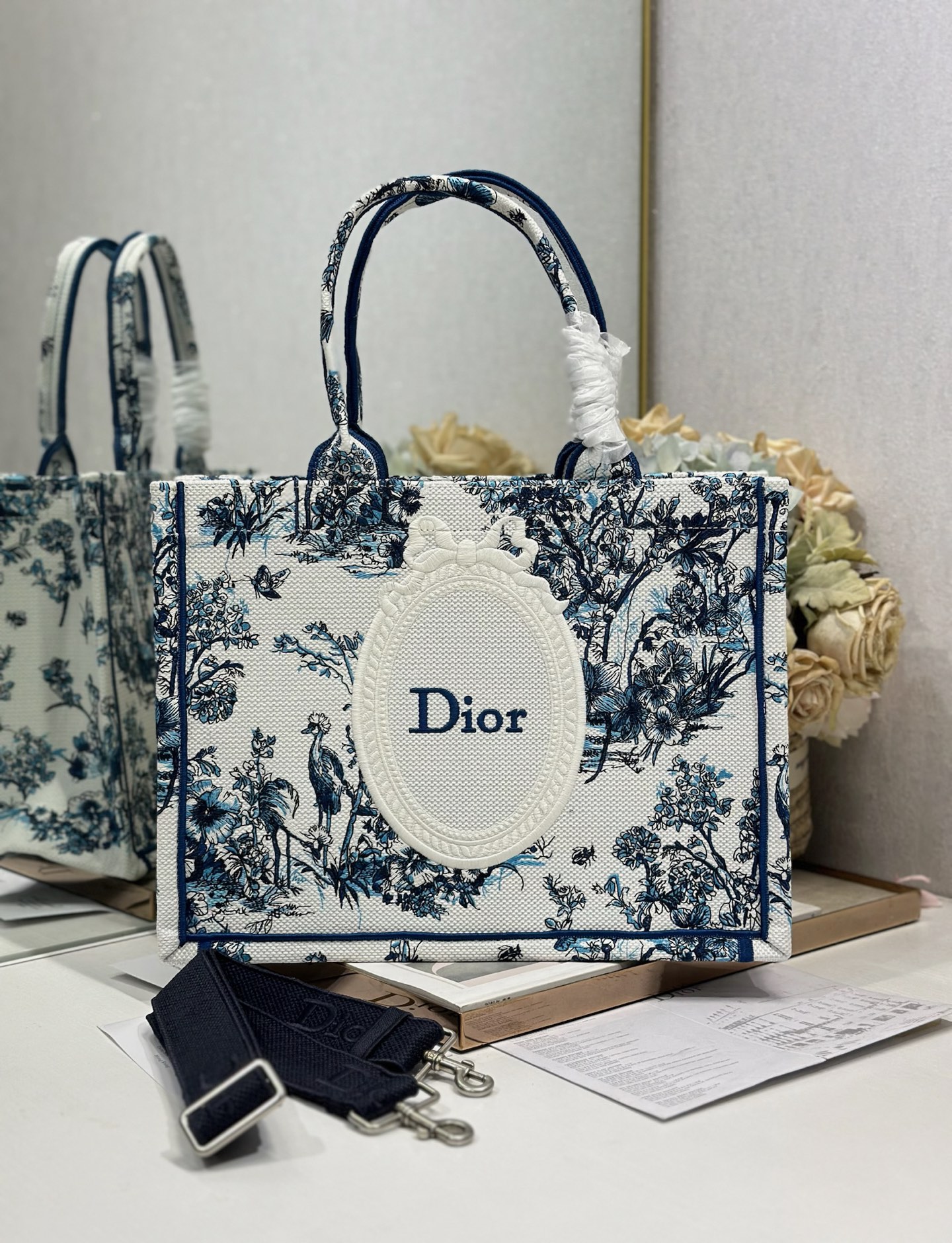 Dior Dior book tote 购物袋