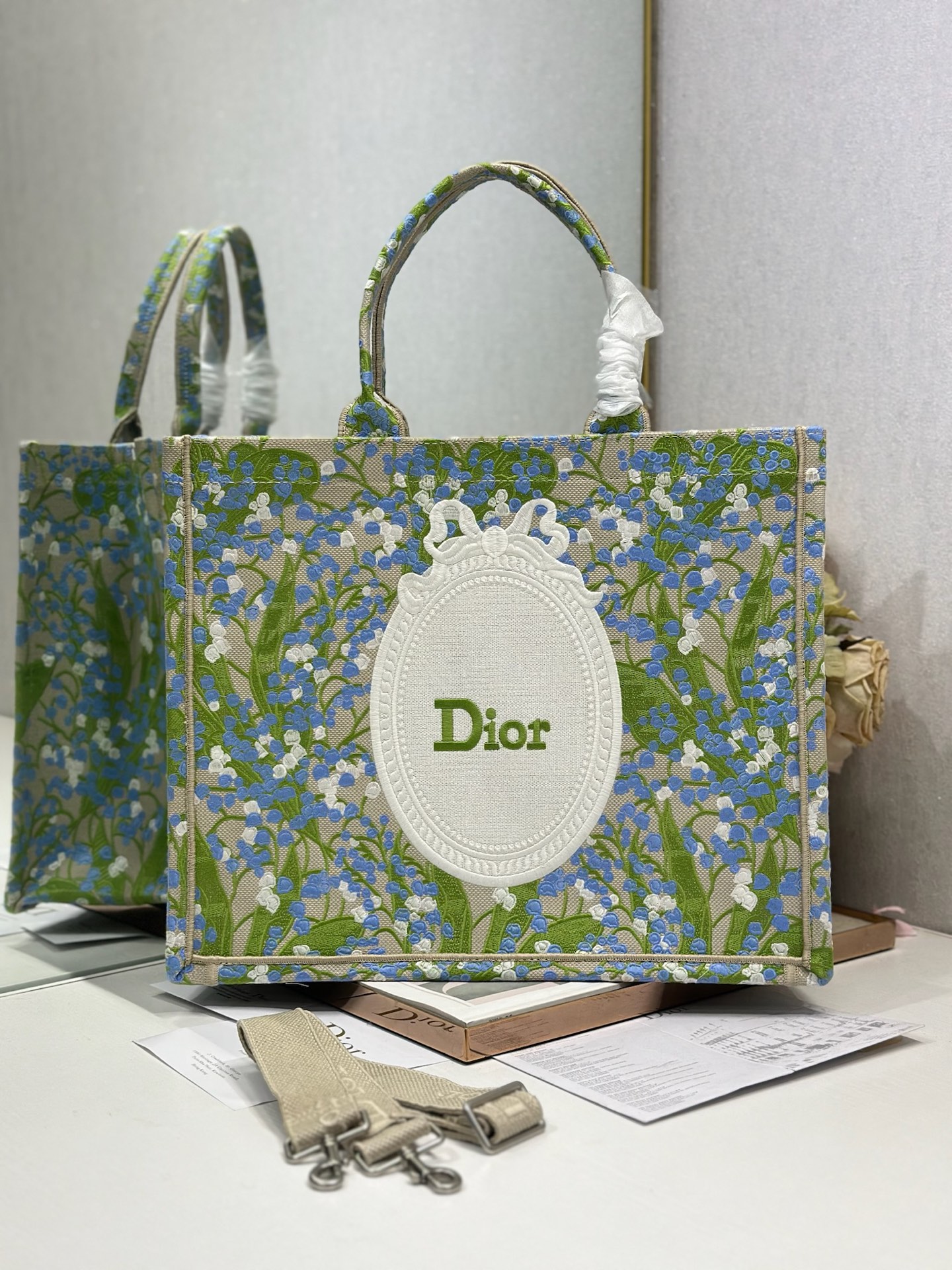 Dior Dior book tote 购物袋