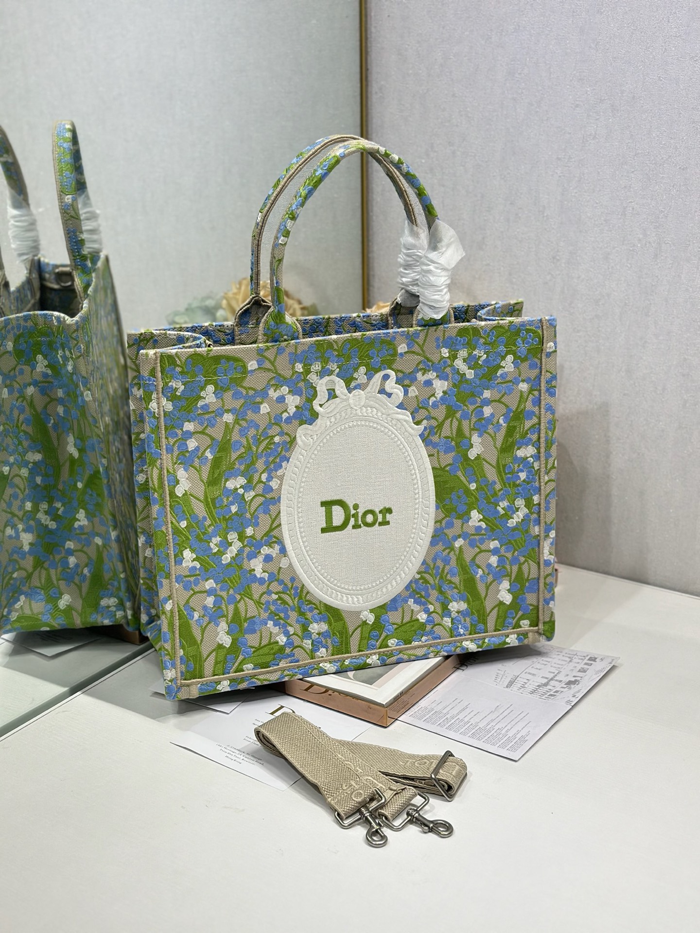 Dior Dior book tote 购物袋