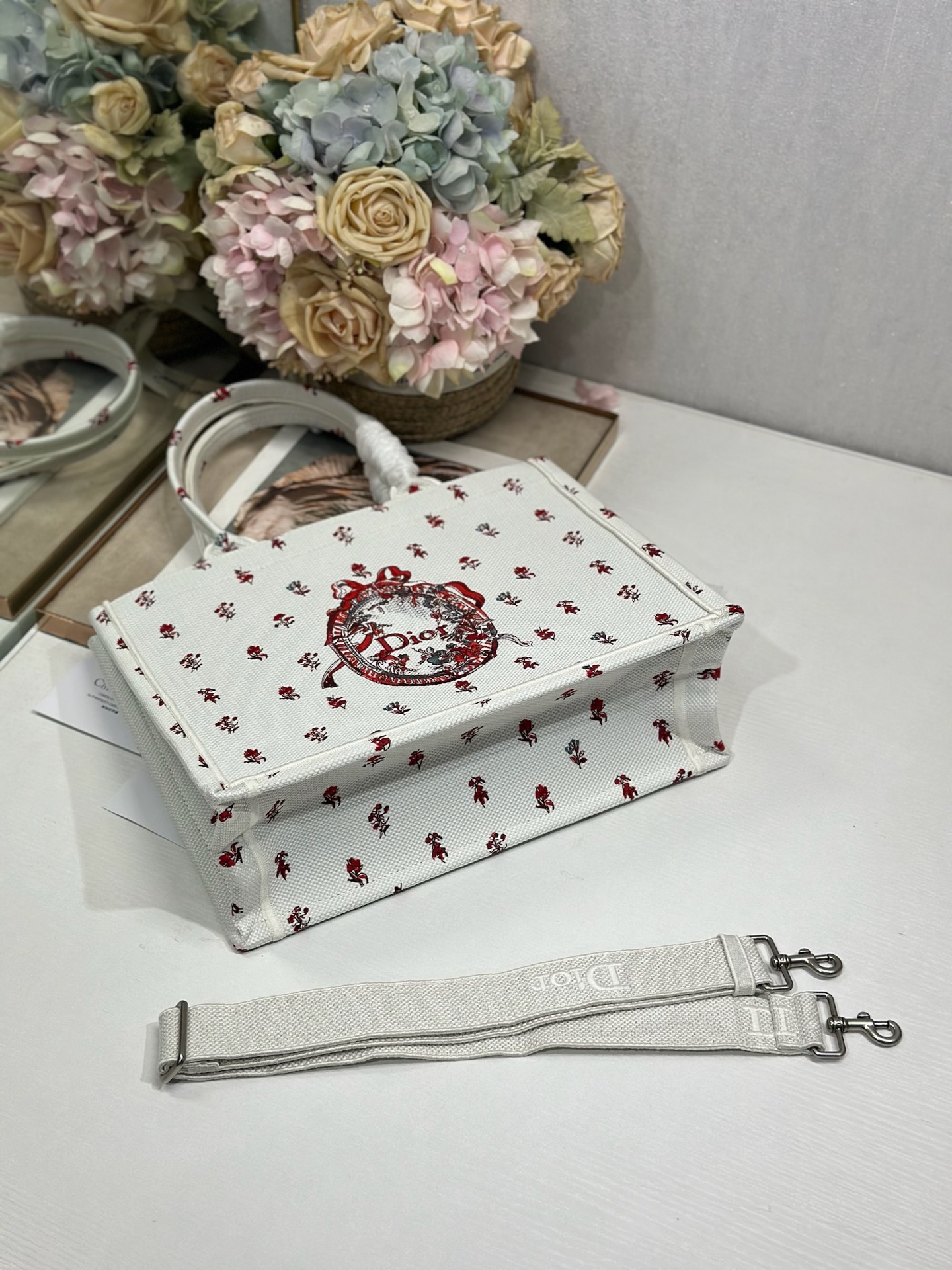 Dior Dior book tote 购物袋
