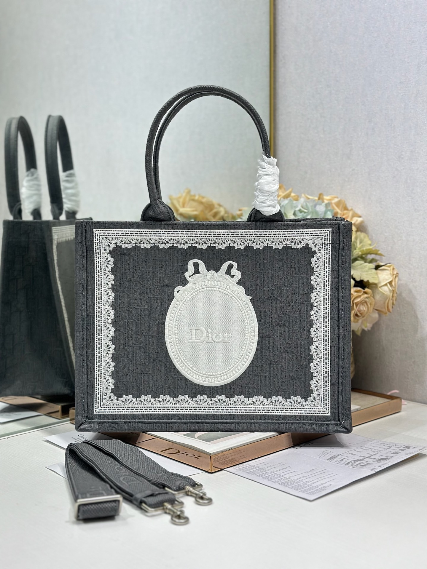 Dior Dior book tote 购物袋