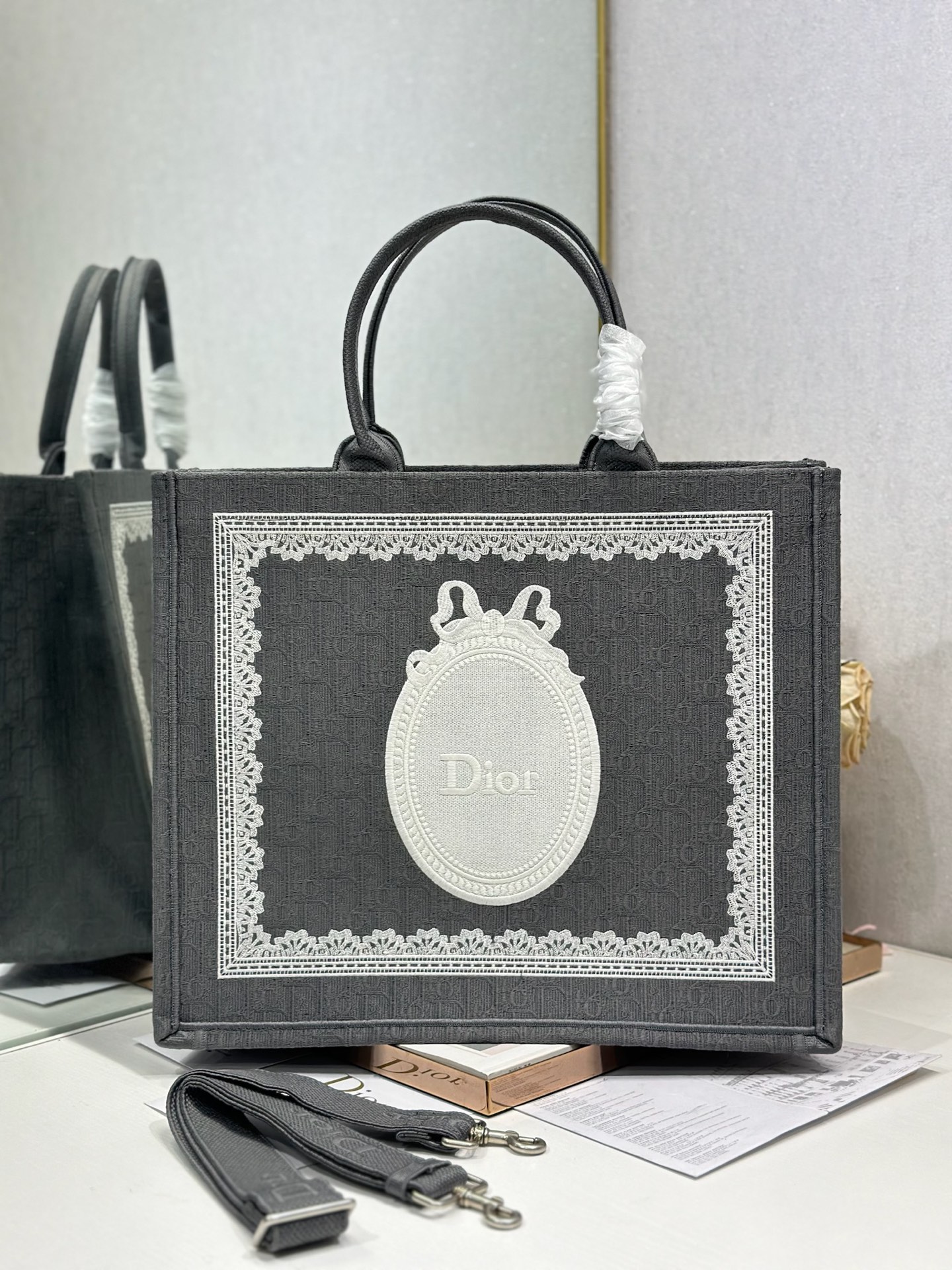 Dior Dior book tote 购物袋